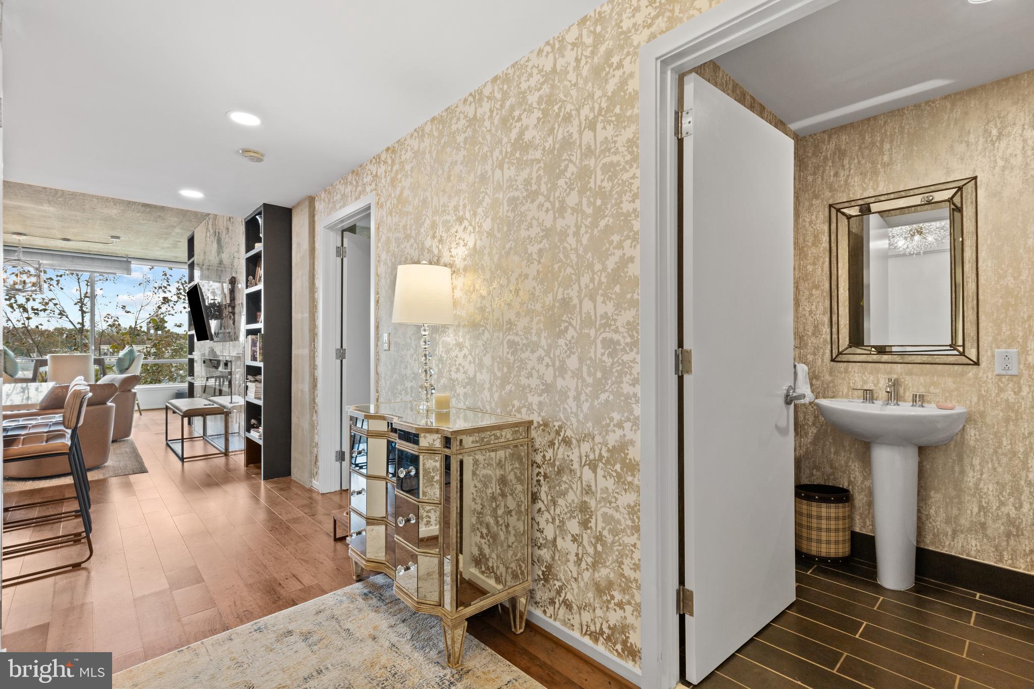 LOCUST POINT - Residential