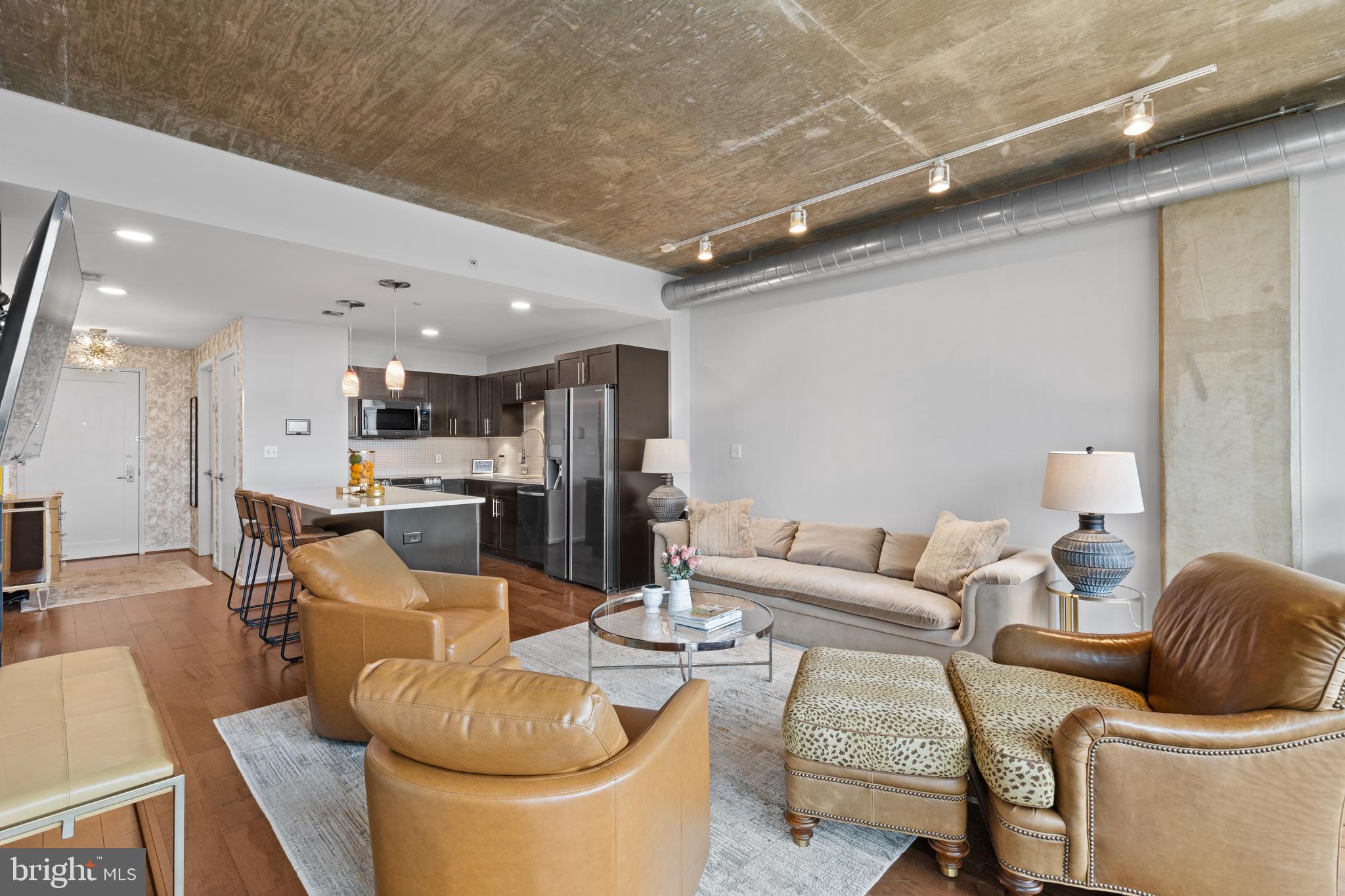 LOCUST POINT - Residential