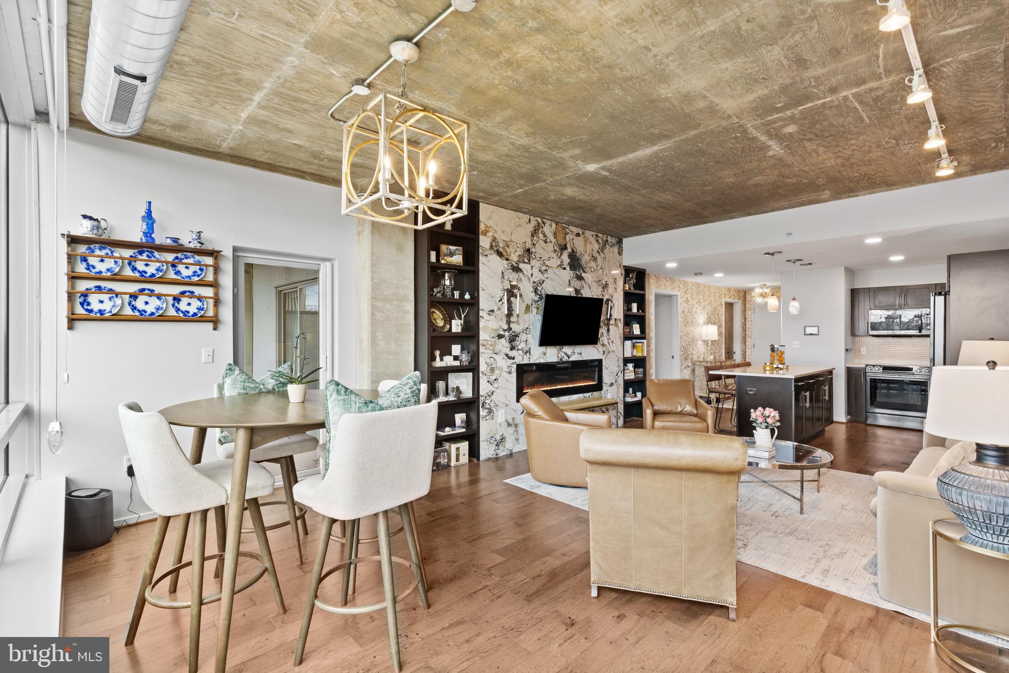 LOCUST POINT - Residential