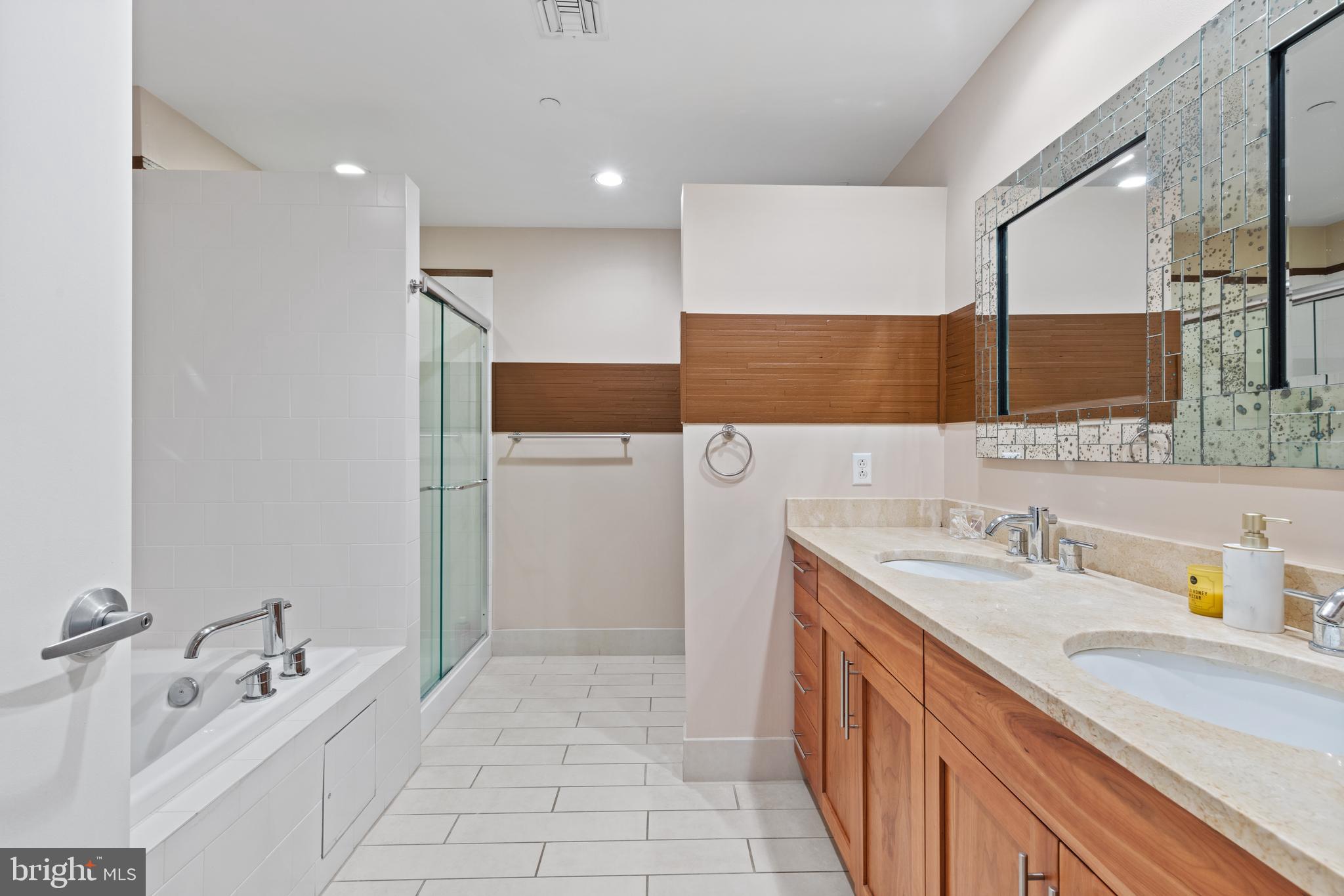 LOCUST POINT - Residential