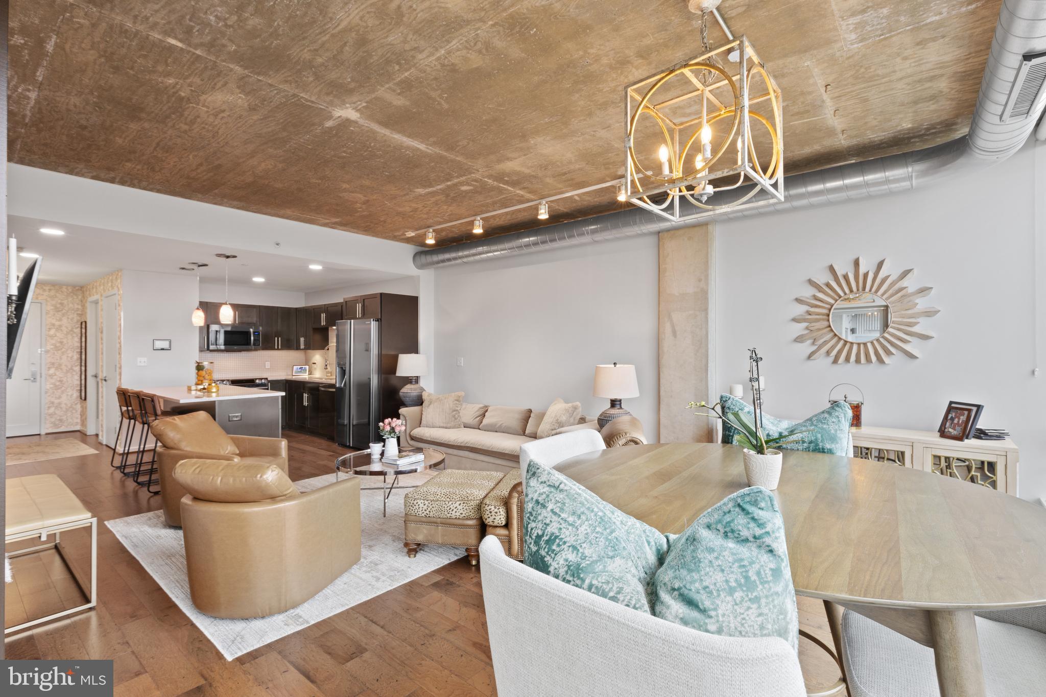 LOCUST POINT - Residential