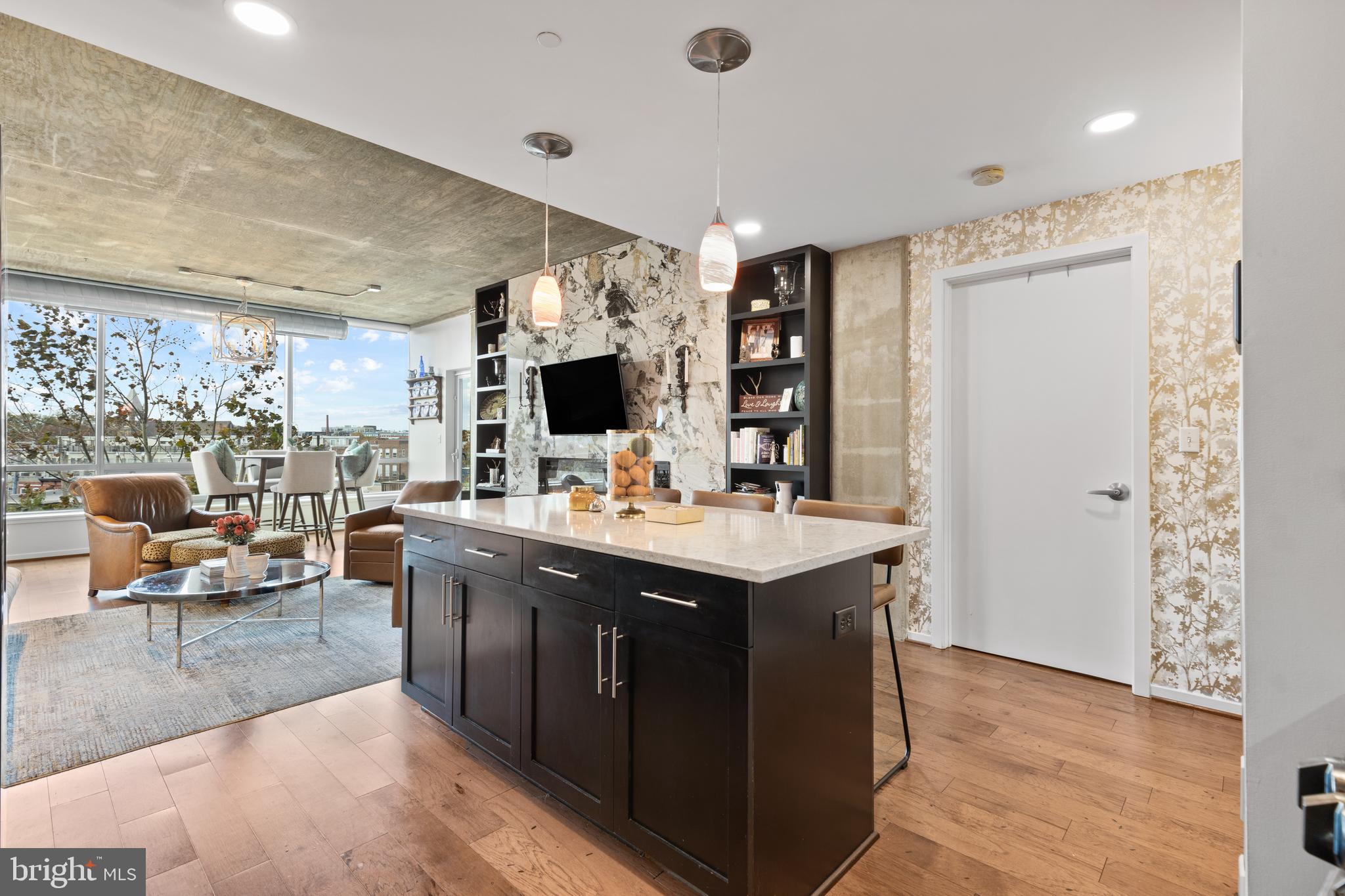 LOCUST POINT - Residential