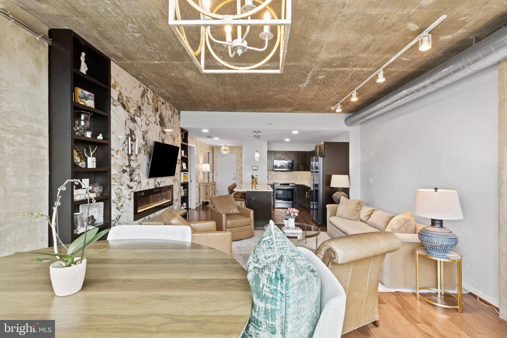 LOCUST POINT - Residential