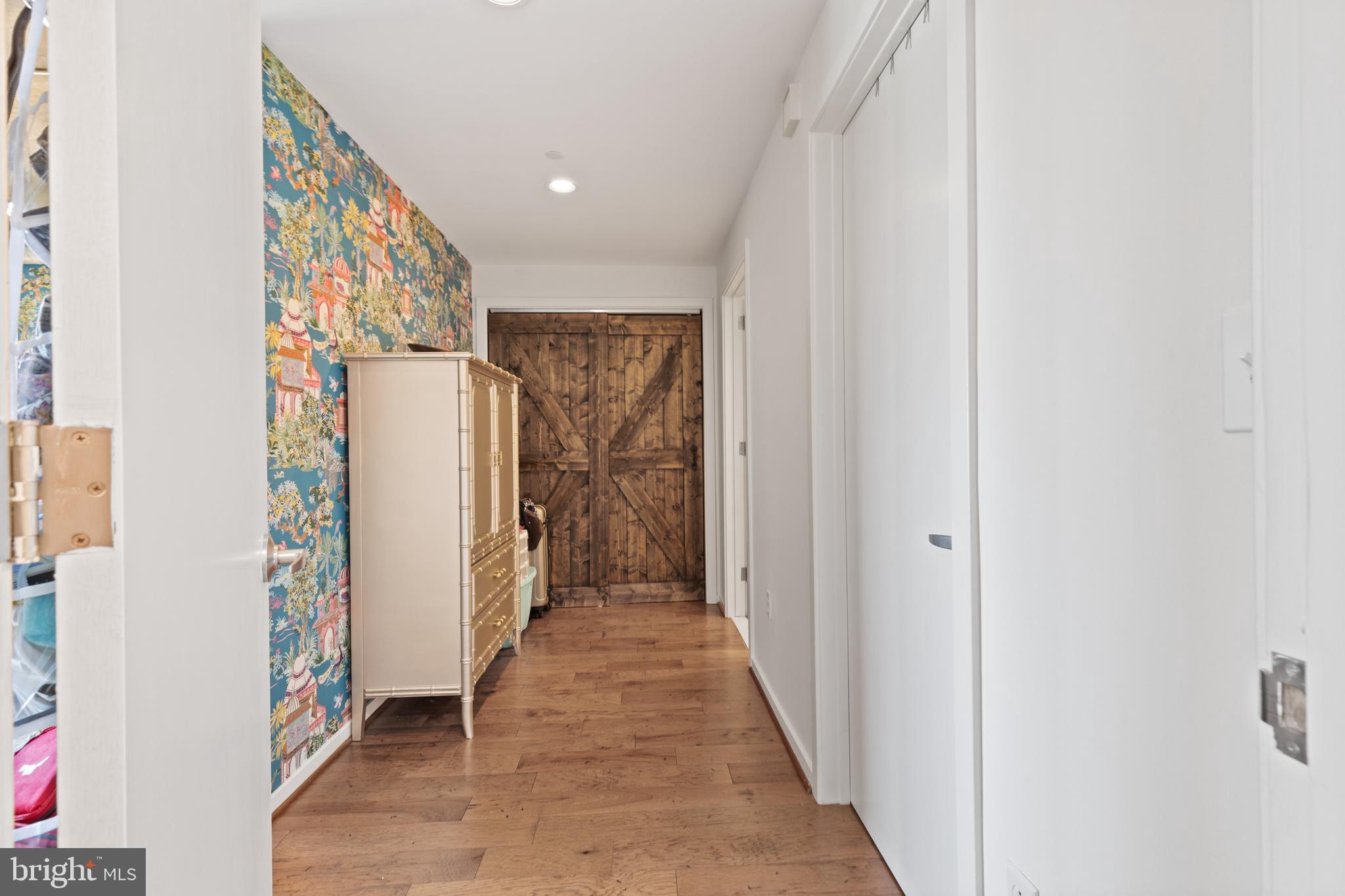 LOCUST POINT - Residential