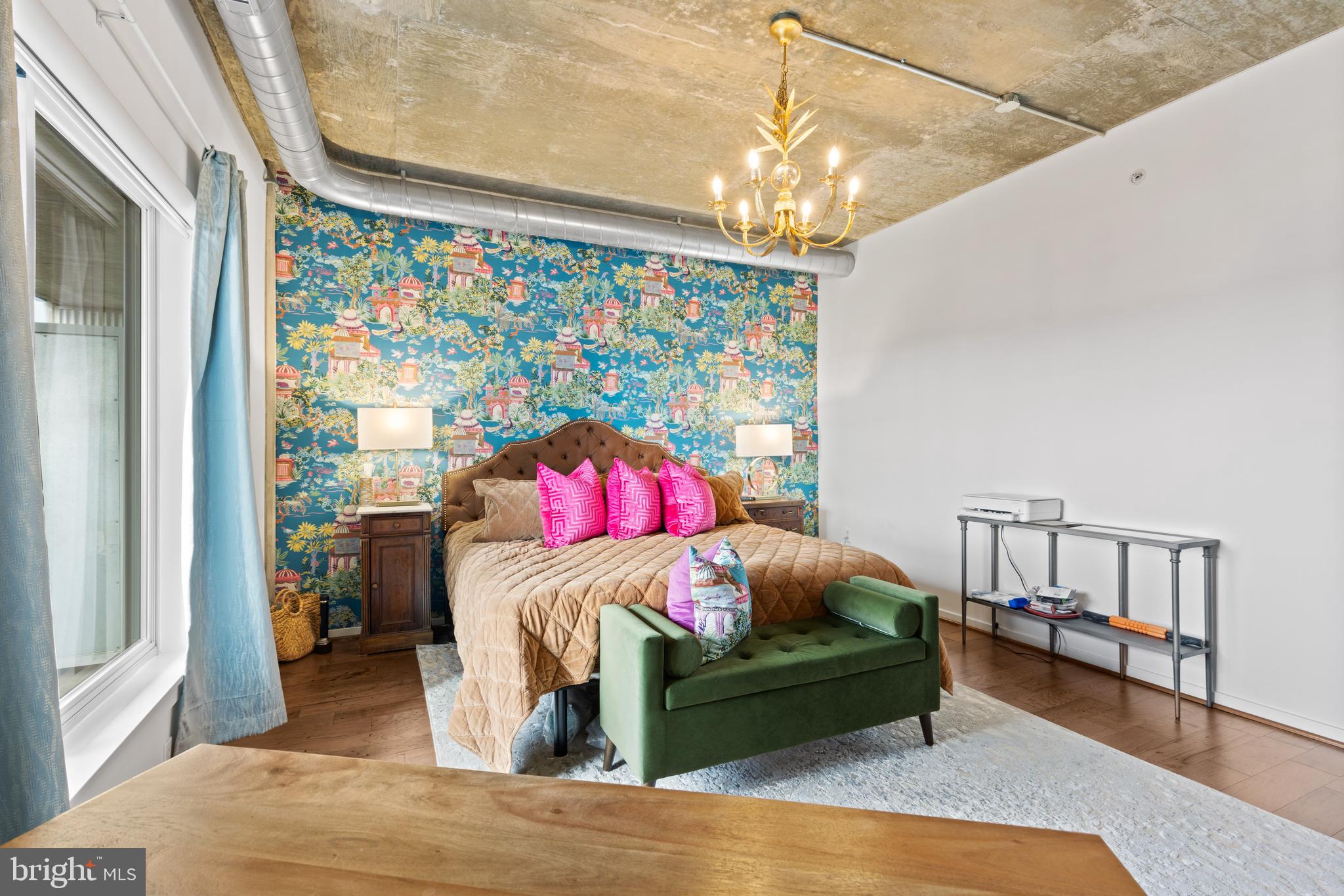 LOCUST POINT - Residential