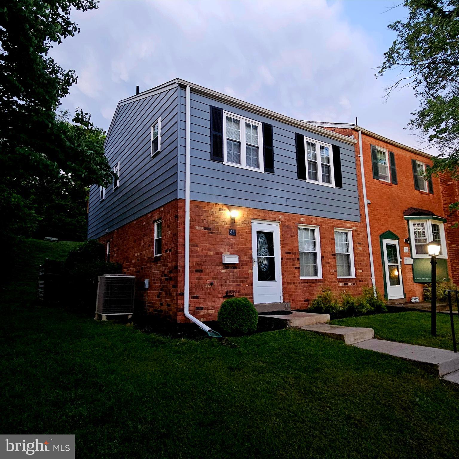 Welcome to this stunning 3-bedroom, 2.5 -bathroom upgraded end unit town home, perfectly situated in a prime location just minutes from Starbucks, italian market, library, Kentlands and more!
This home boasts an open and inviting floor plan, filled with natural light, and thoughtfully designed for modern living and private, fenced backyard.
As you step inside, you'll be greeted by a spacious, fully renovated living area with elegant finishes and a cozy atmosphere, perfect for both relaxing and entertaining. The upgraded kitchen features sleek quartz,island countertops, stainless steel appliances, build in microwave and ample, soft-close cabinet space,
The master suite offers a tranquil retreat with a generous closet and large ensuite bathroom. Two additional well-sized bedrooms provide flexibility for a growing family, guests, or a home office. The second bathroom is tastefully appointed with contemporary fixtures and finishes.
Lower level offers flex room, recreation room, laundry room and storage.
This end unit town home also features a private patio and privacy fence ideal for outdoor dining and relaxation. The wonderful location offers easy access to local amenities, top-rated schools, parks, and public transportation, making it an excellent choice for convenience and quality living.
Don't miss the opportunity to make this exceptional townhome your own. Schedule a viewing today and experience the perfect blend of comfort and style in a highly desirable community.