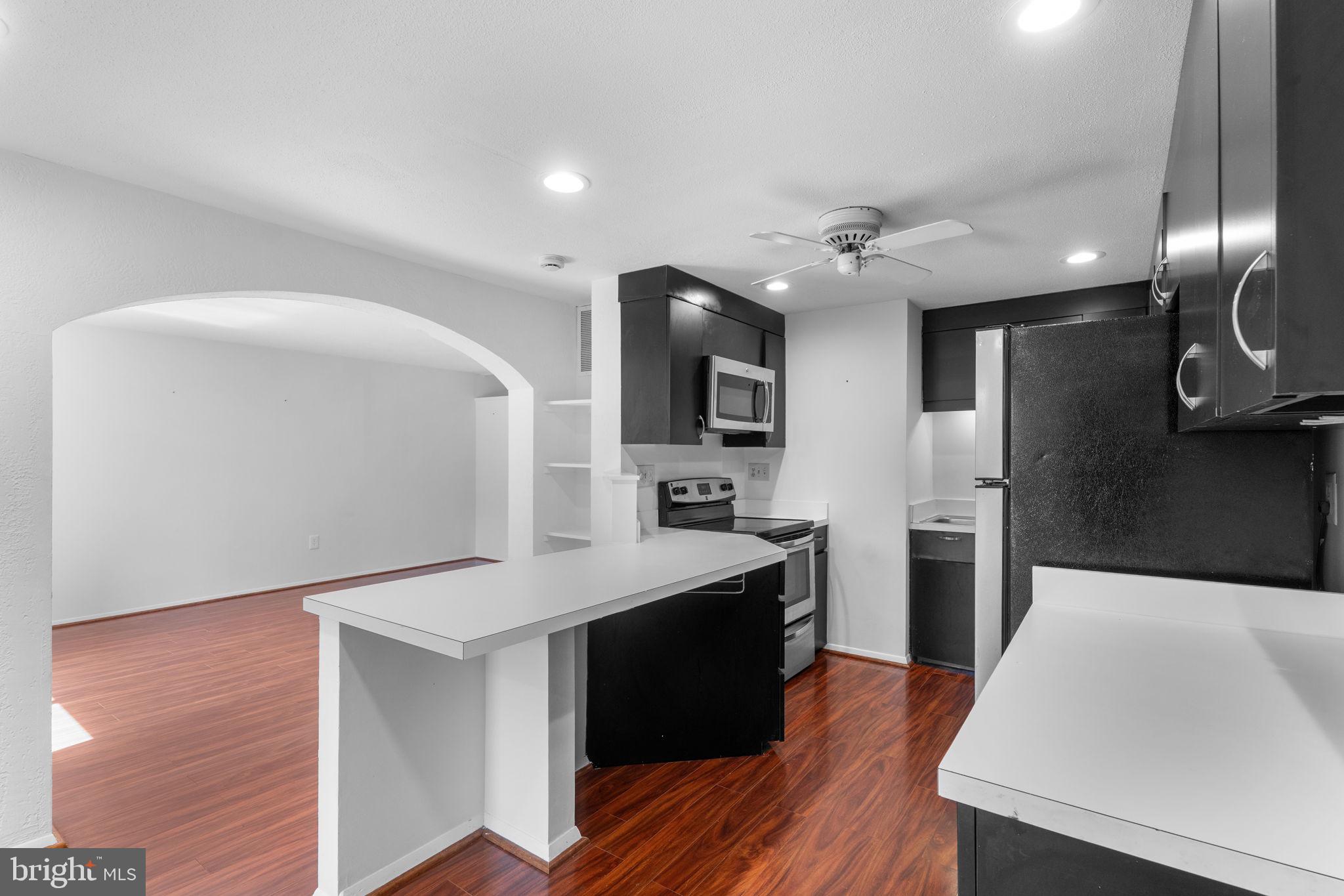 RESTON - Residential