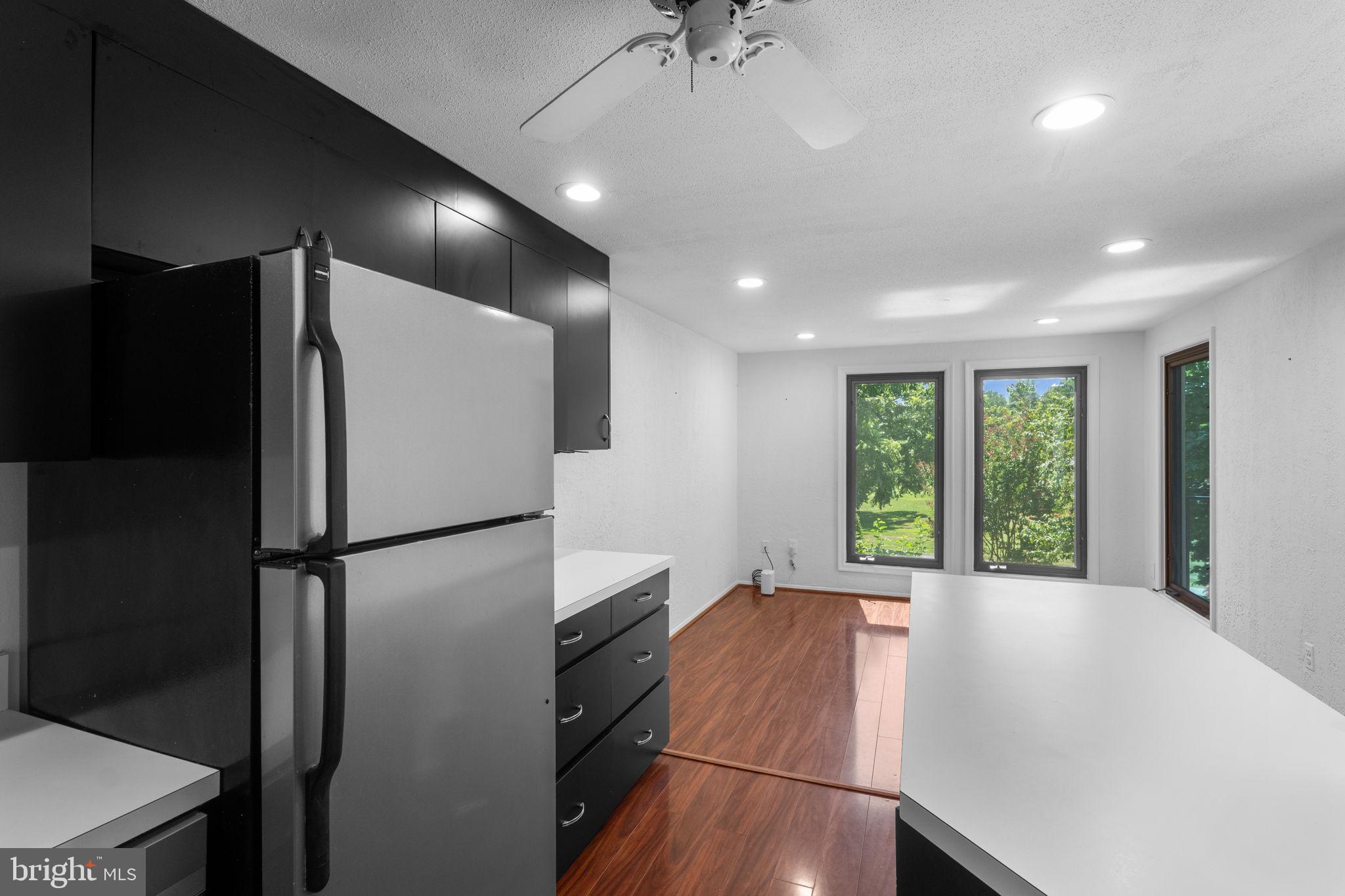 RESTON - Residential