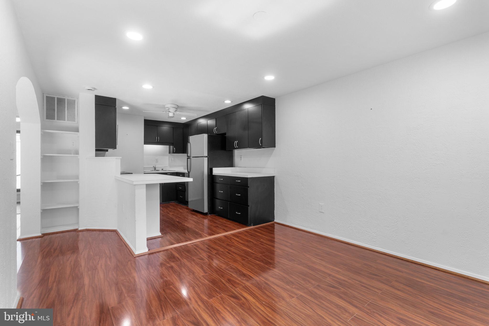 RESTON - Residential