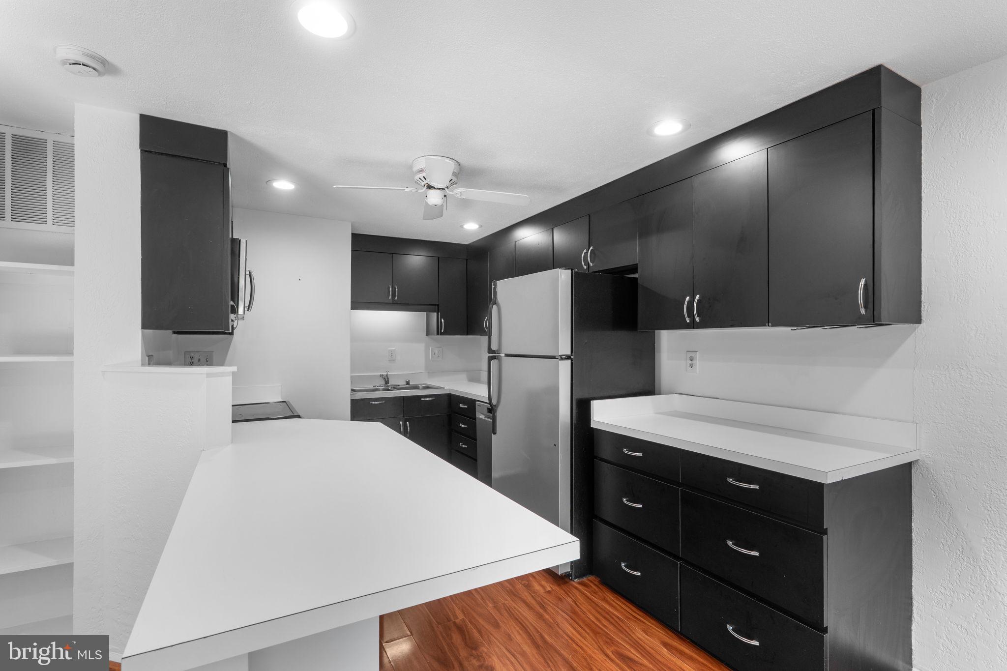 RESTON - Residential