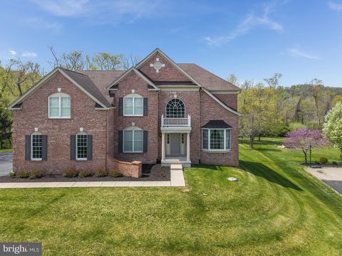 Photo of 61 Albert Drive, CLINTON, NJ 08809 (MLS # NJHT2004842)