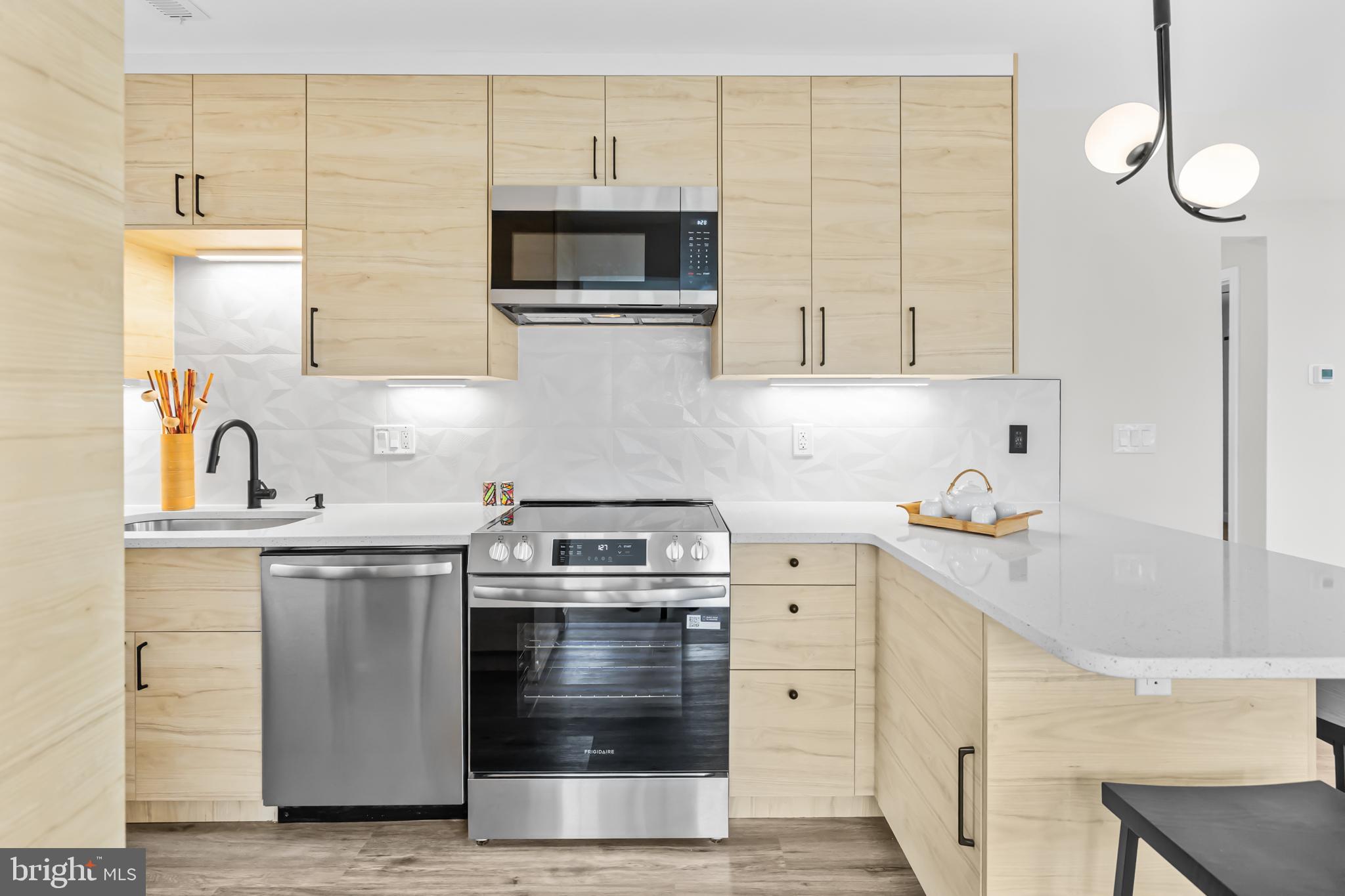 SUNNYSIDE - Residential