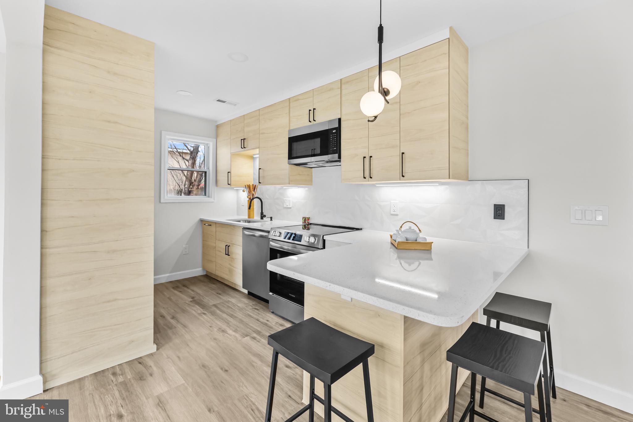 SUNNYSIDE - Residential