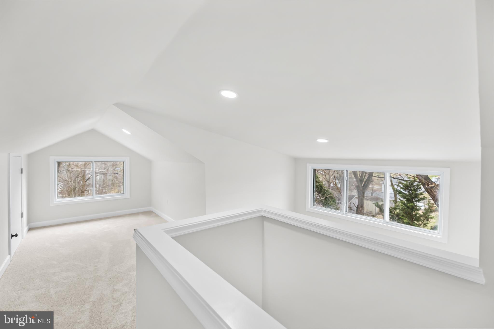 SUNNYSIDE - Residential