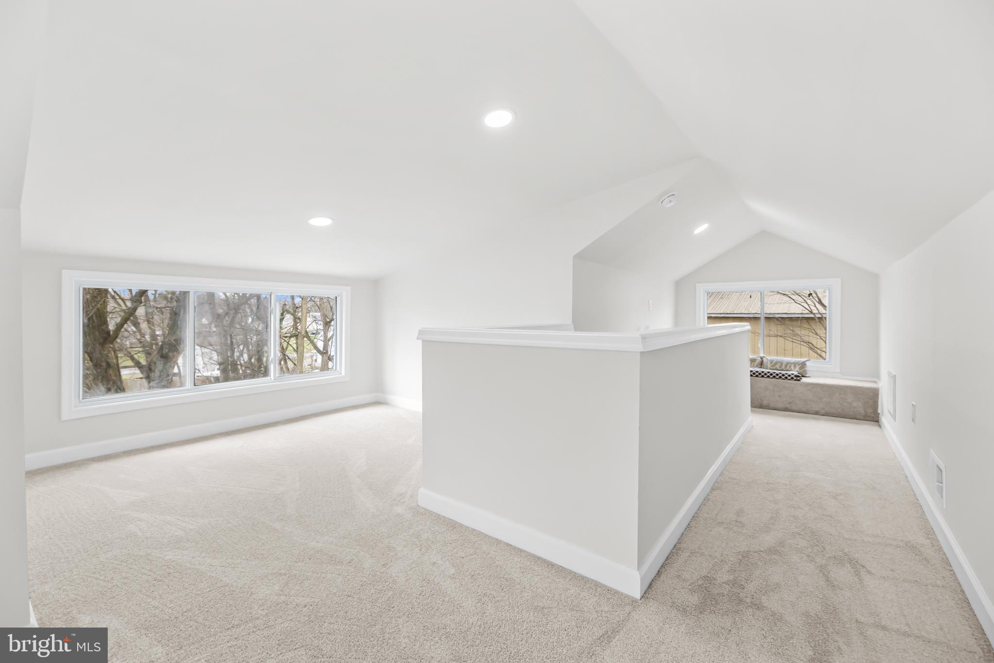 SUNNYSIDE - Residential