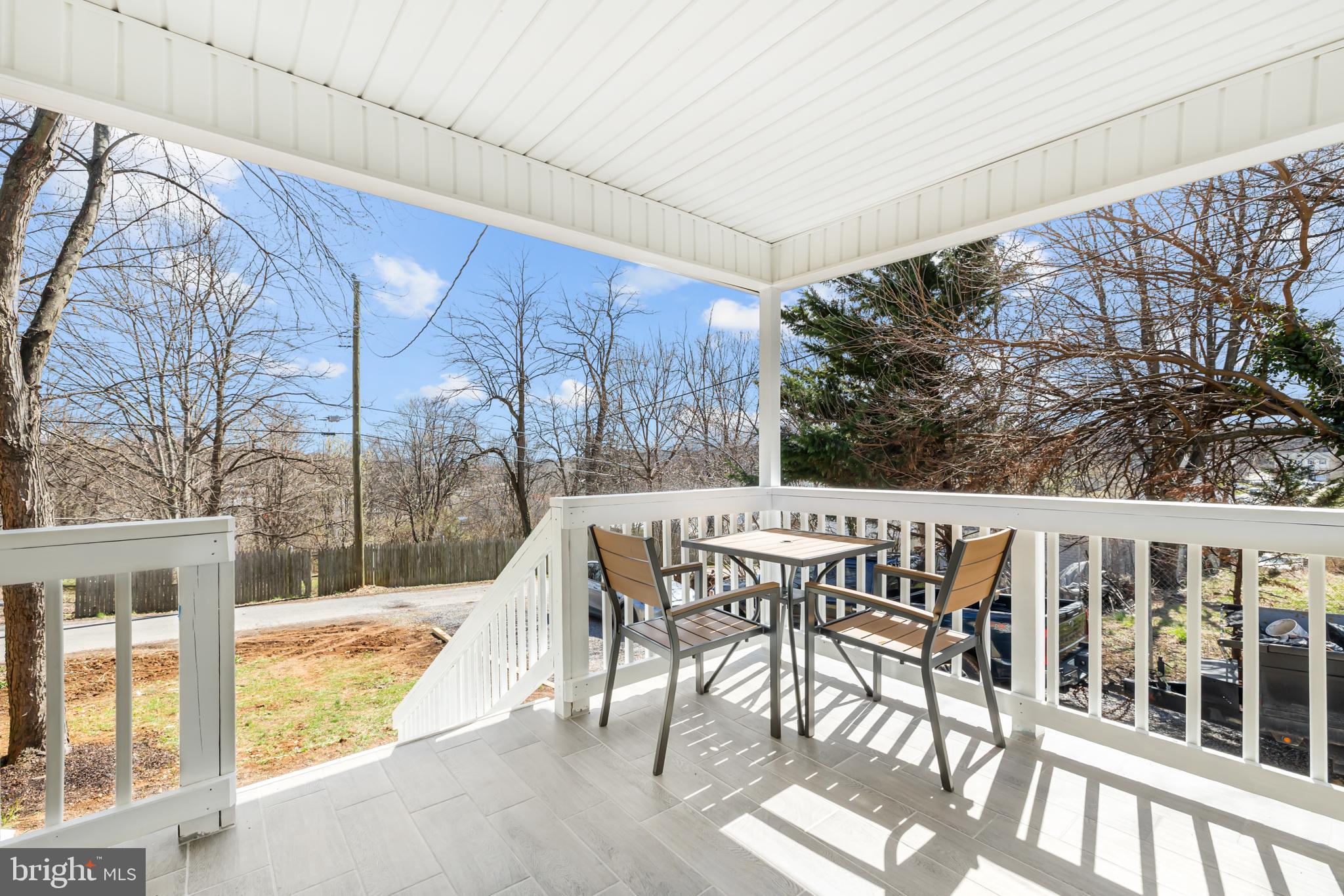 SUNNYSIDE - Residential