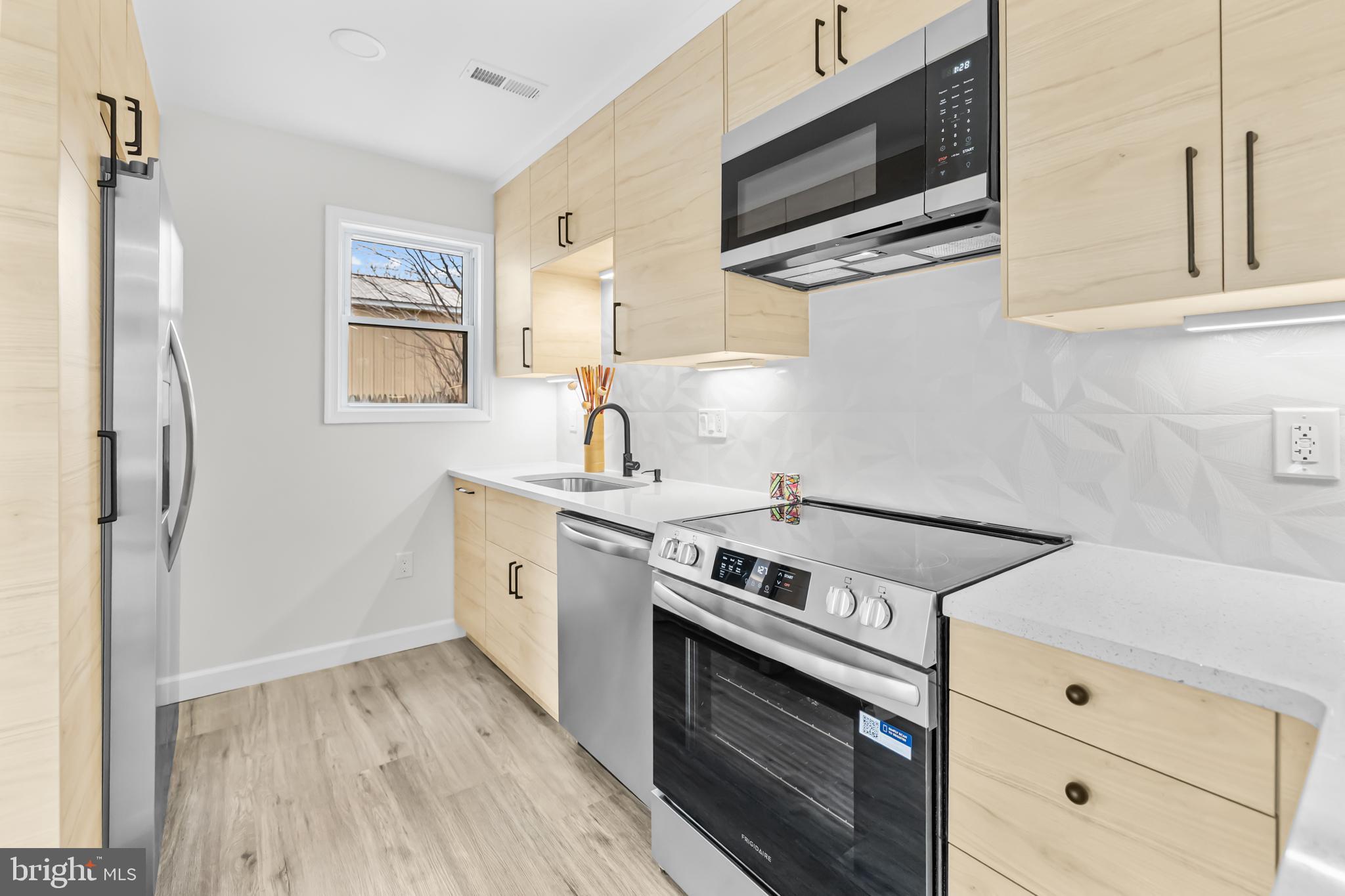 SUNNYSIDE - Residential