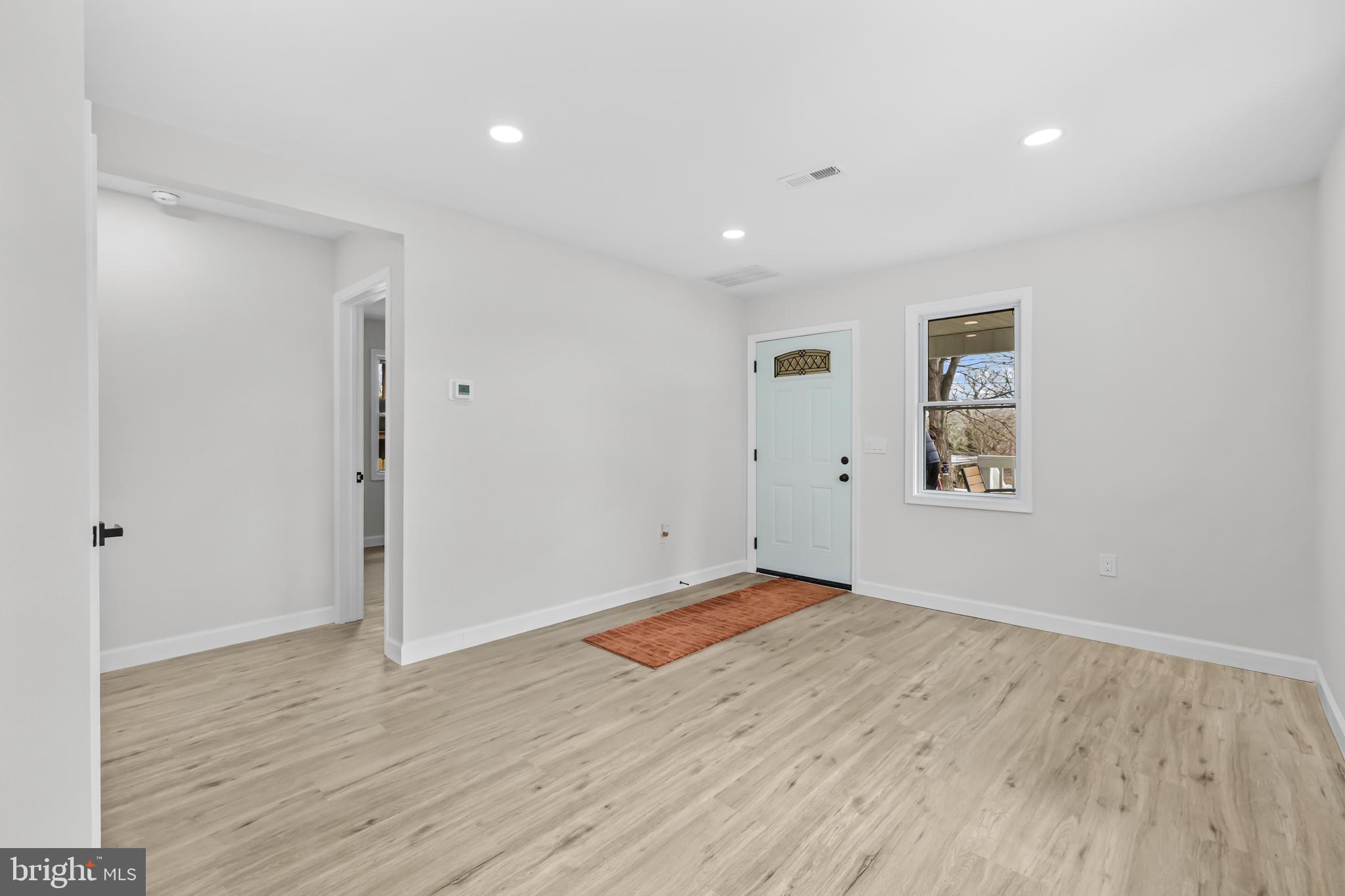 1033 SUNNYSIDE DRIVE