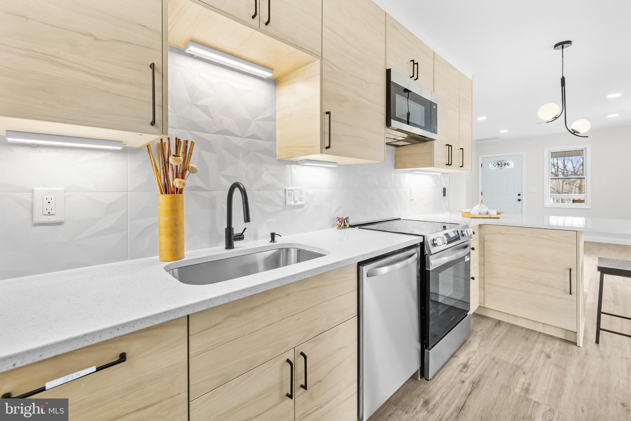 SUNNYSIDE - Residential