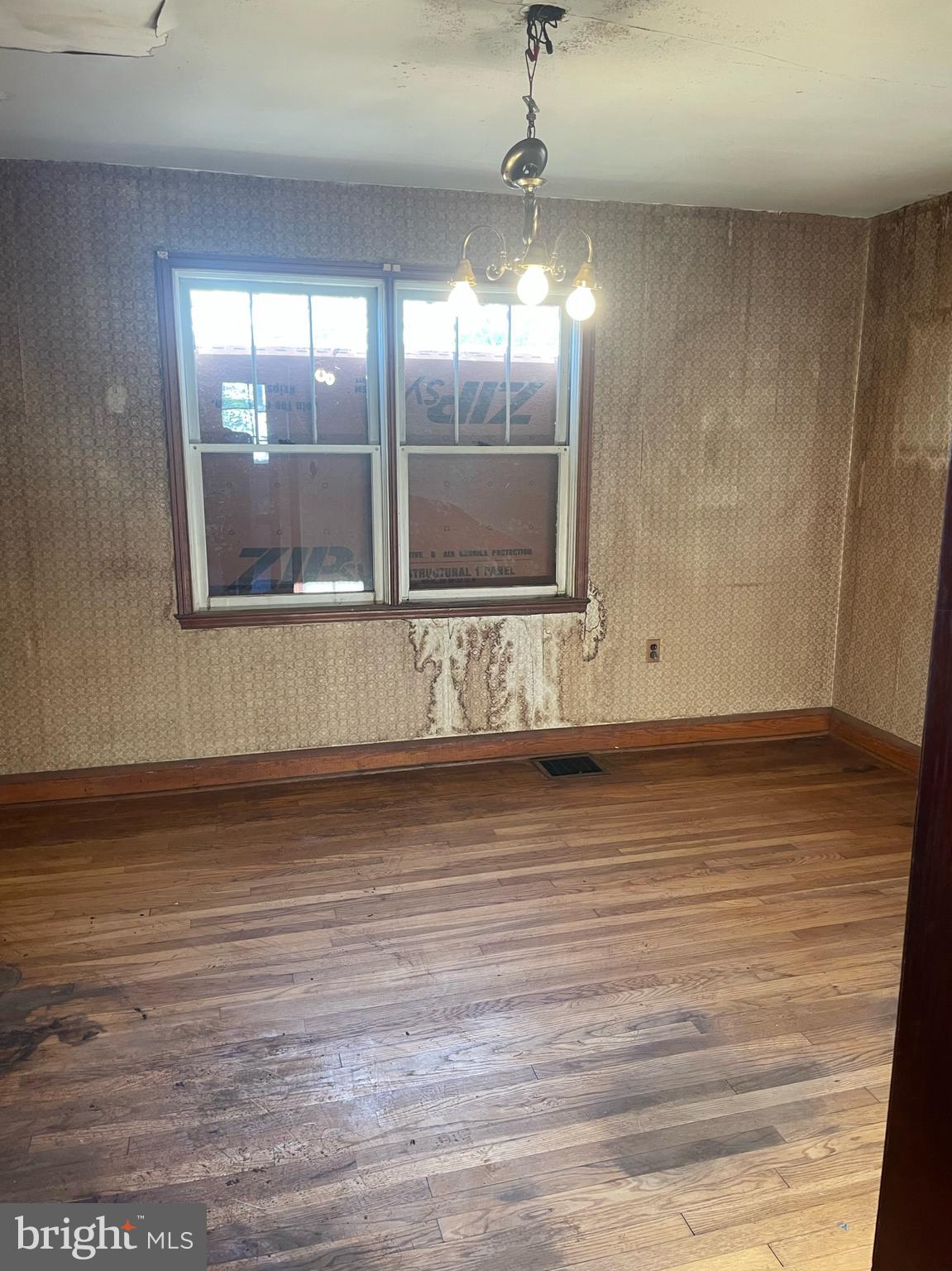 HAYWOOD HEIGHTS - Residential