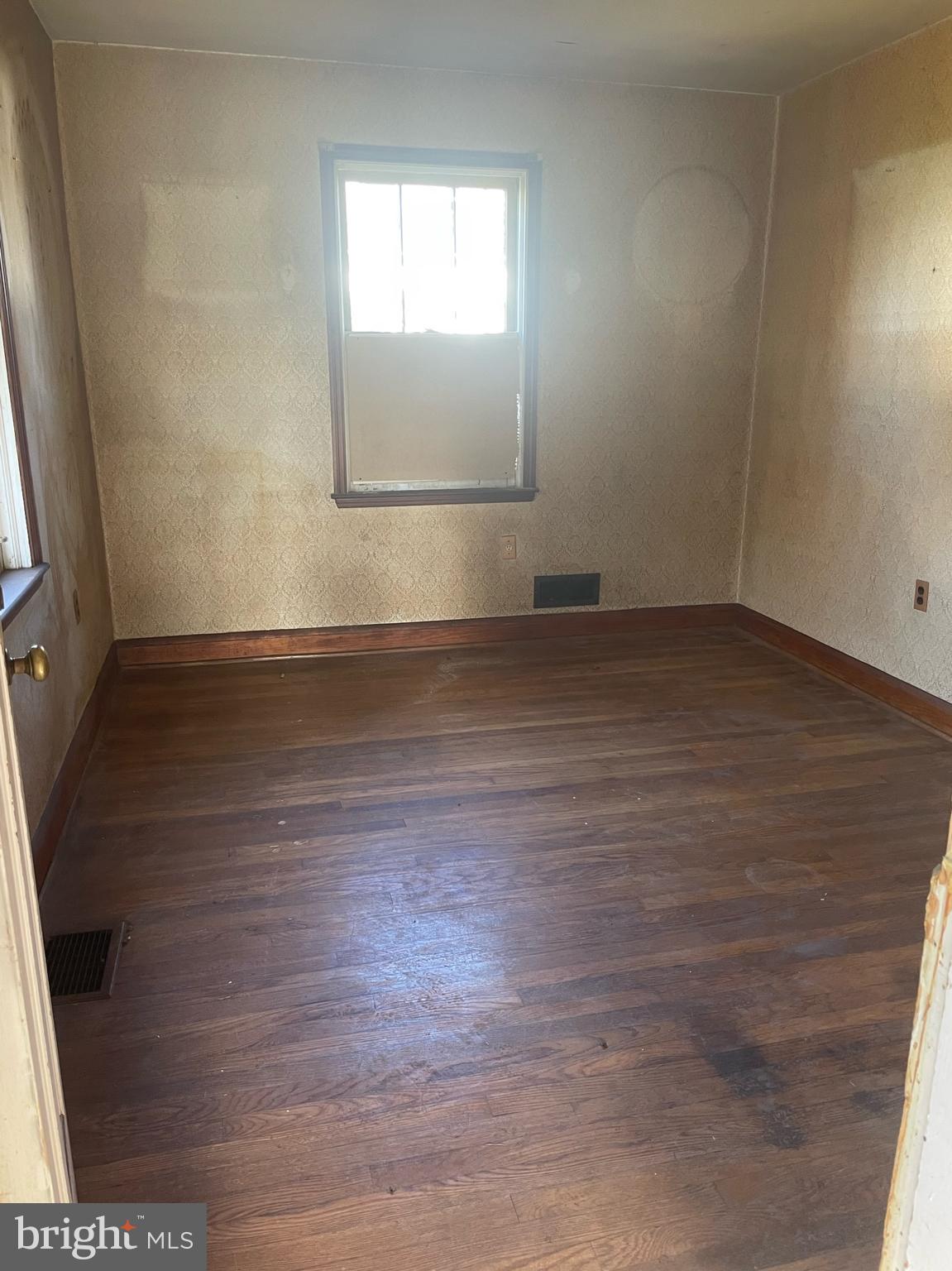 HAYWOOD HEIGHTS - Residential