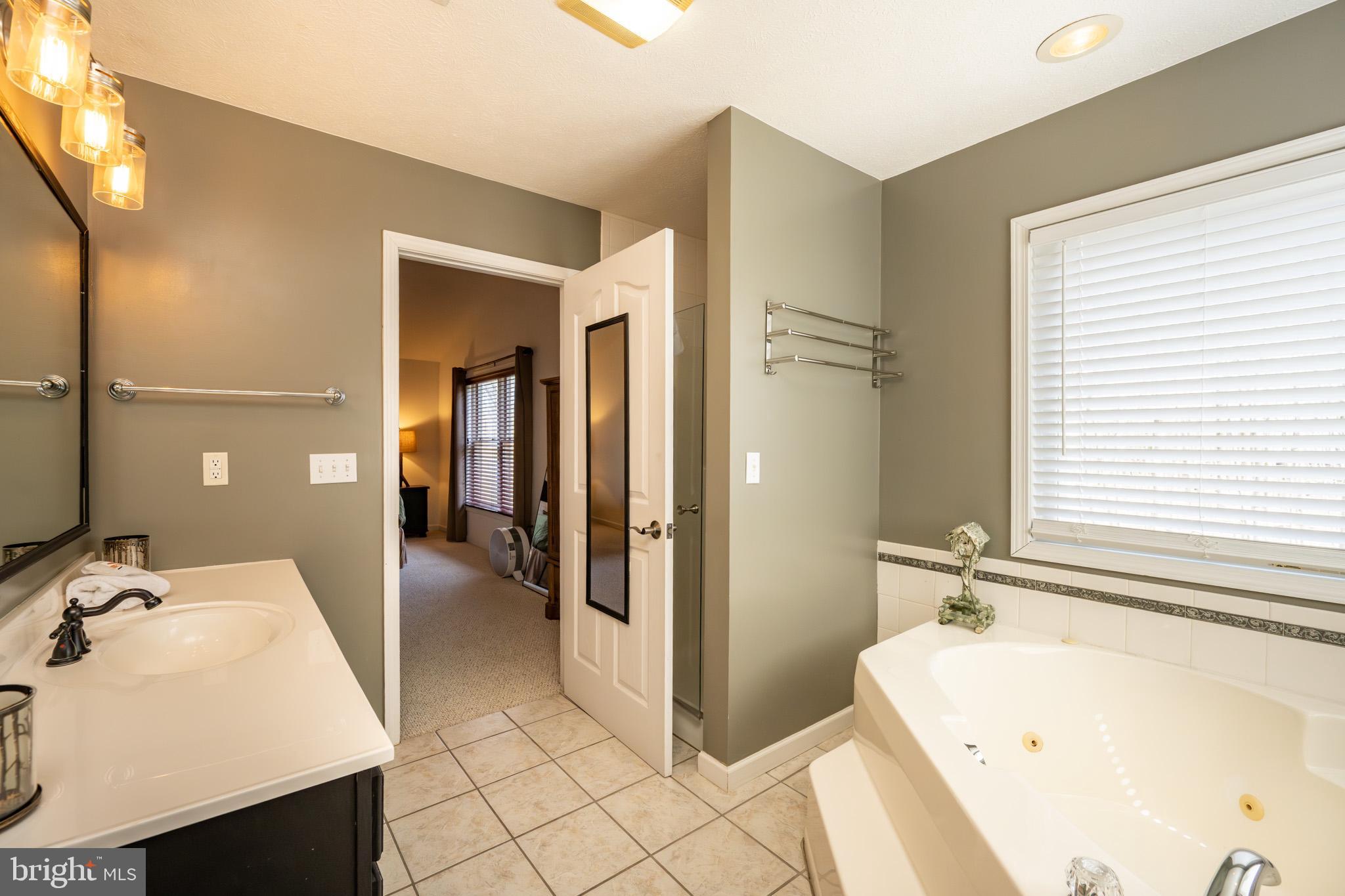 MOUNTAINSIDE - Residential