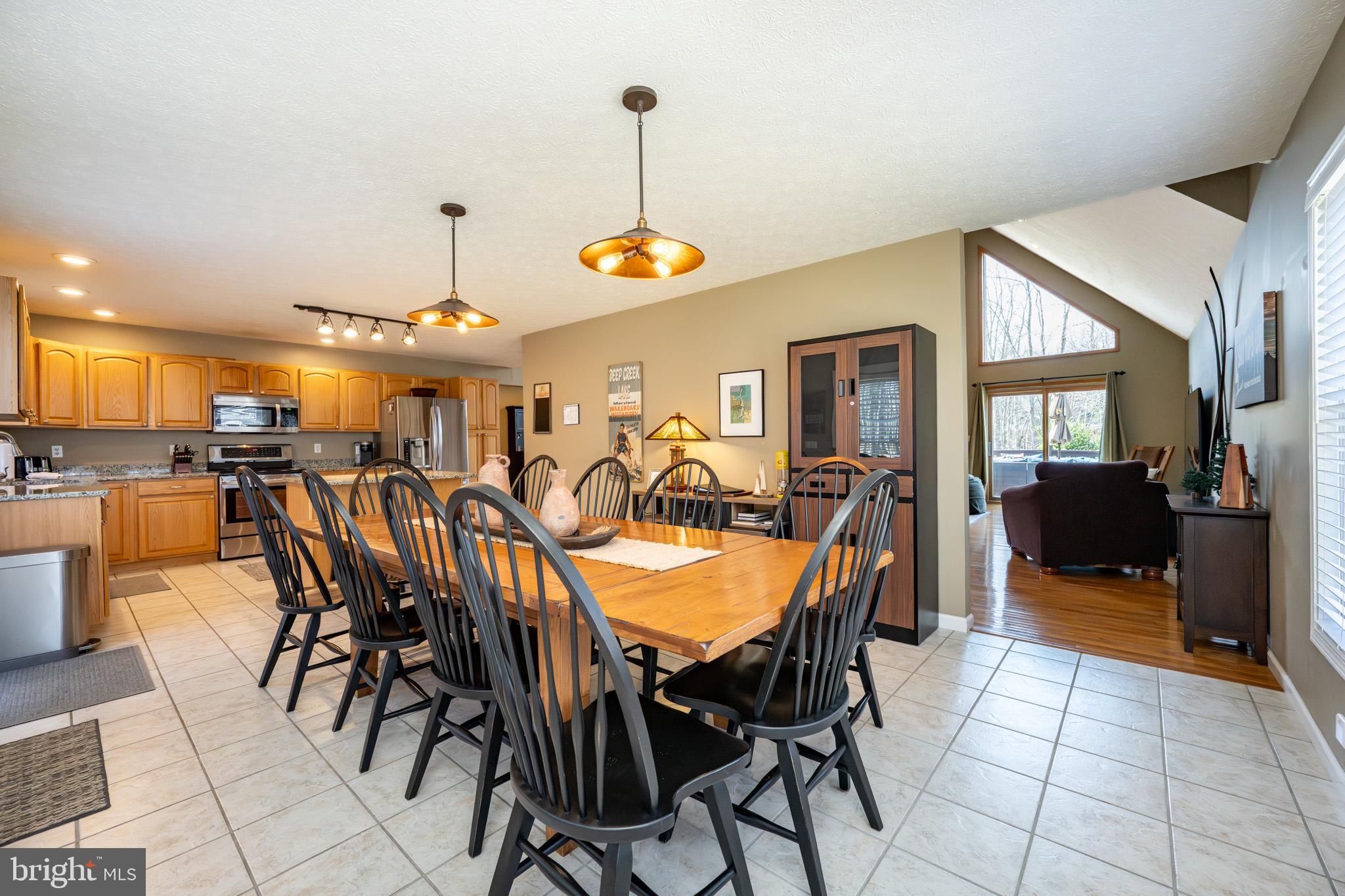 MOUNTAINSIDE - Residential