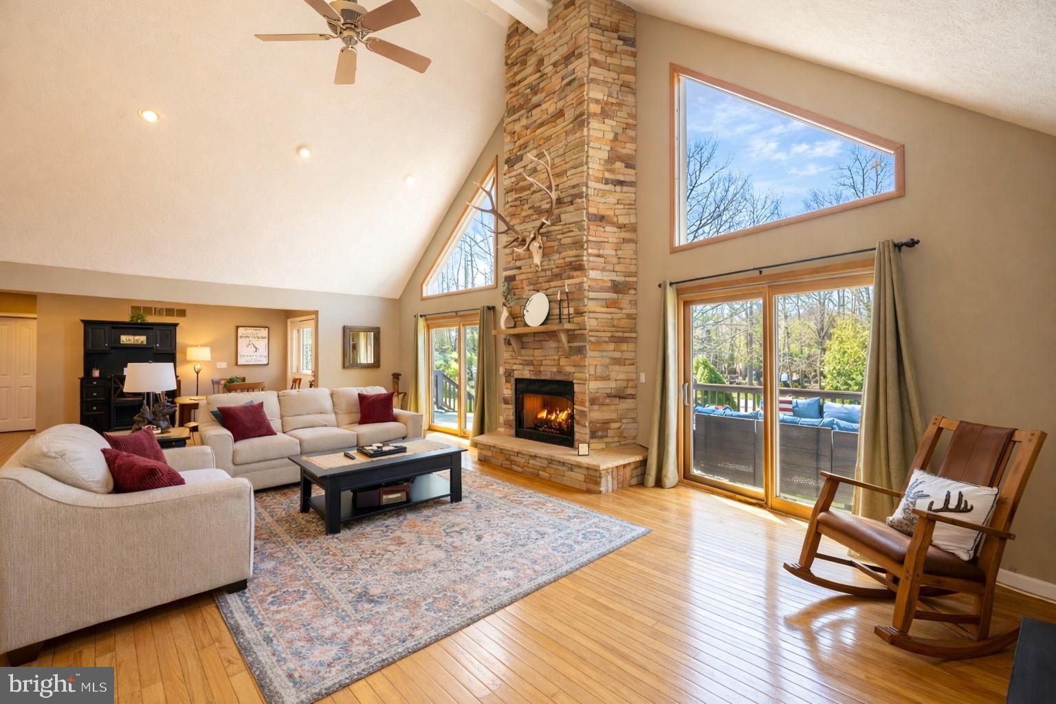 MOUNTAINSIDE - Residential