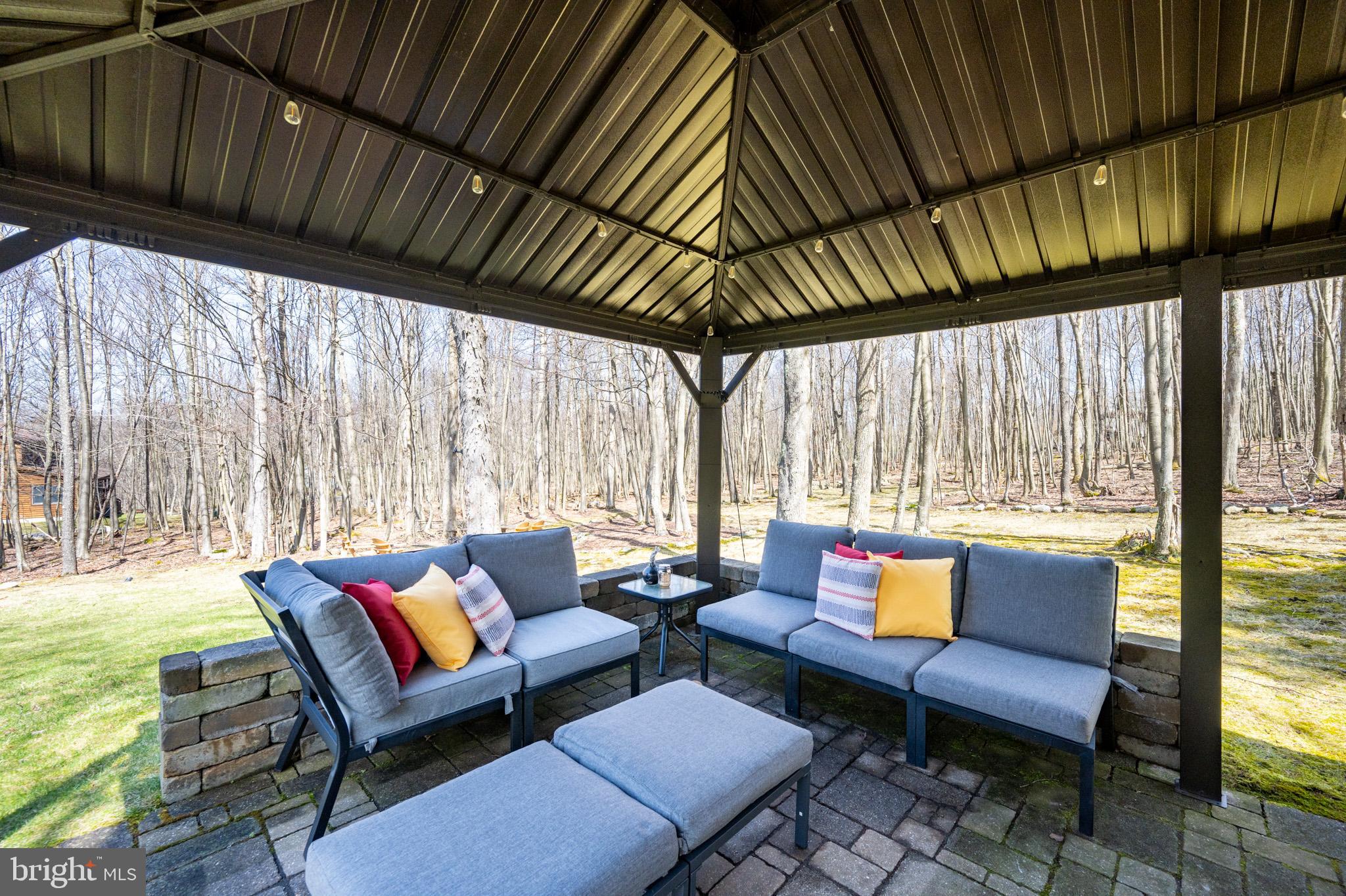 MOUNTAINSIDE - Residential