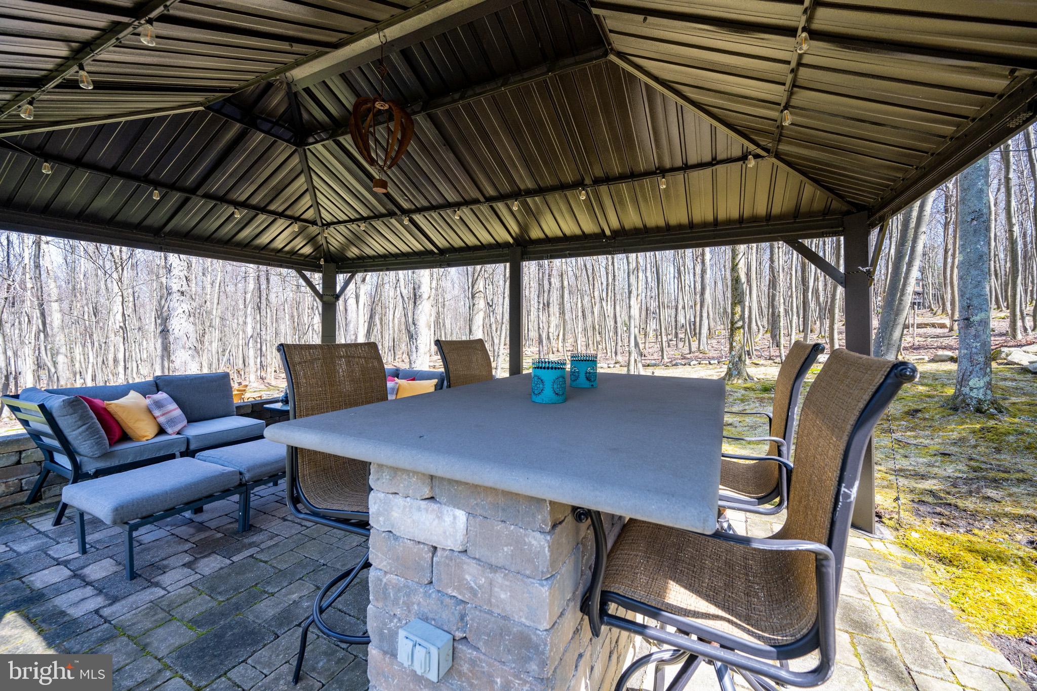 MOUNTAINSIDE - Residential