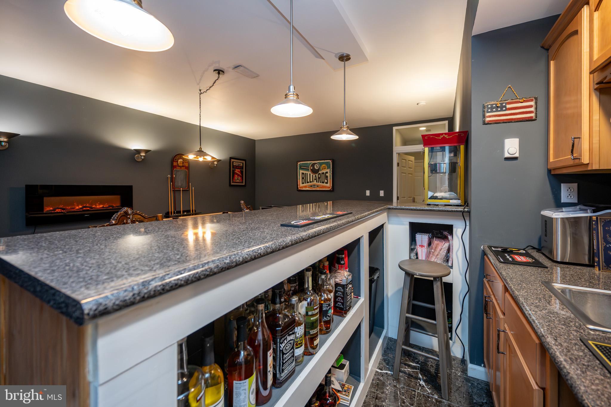 MOUNTAINSIDE - Residential