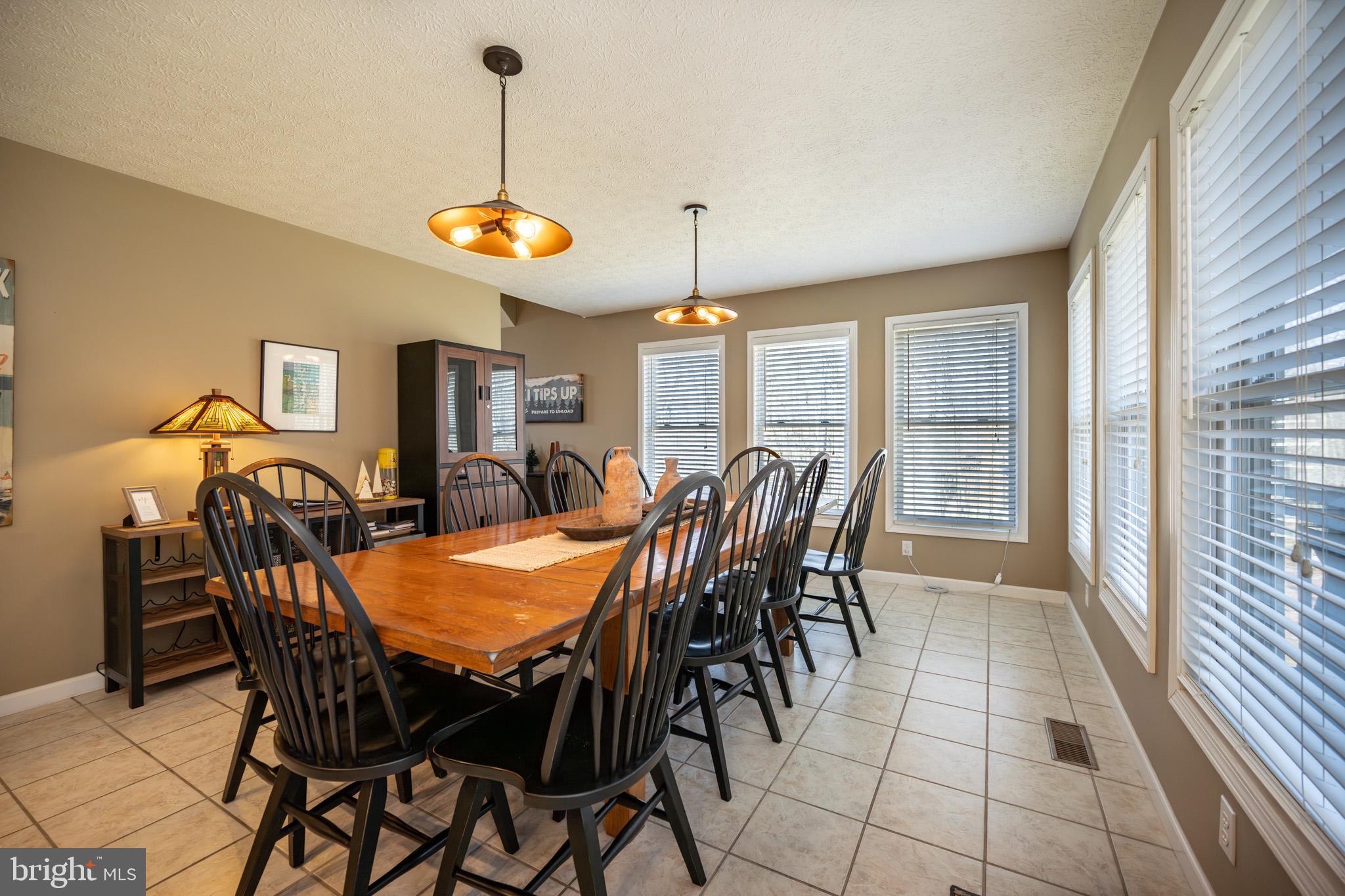 MOUNTAINSIDE - Residential