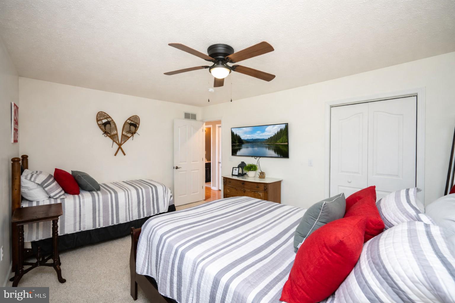 MOUNTAINSIDE - Residential