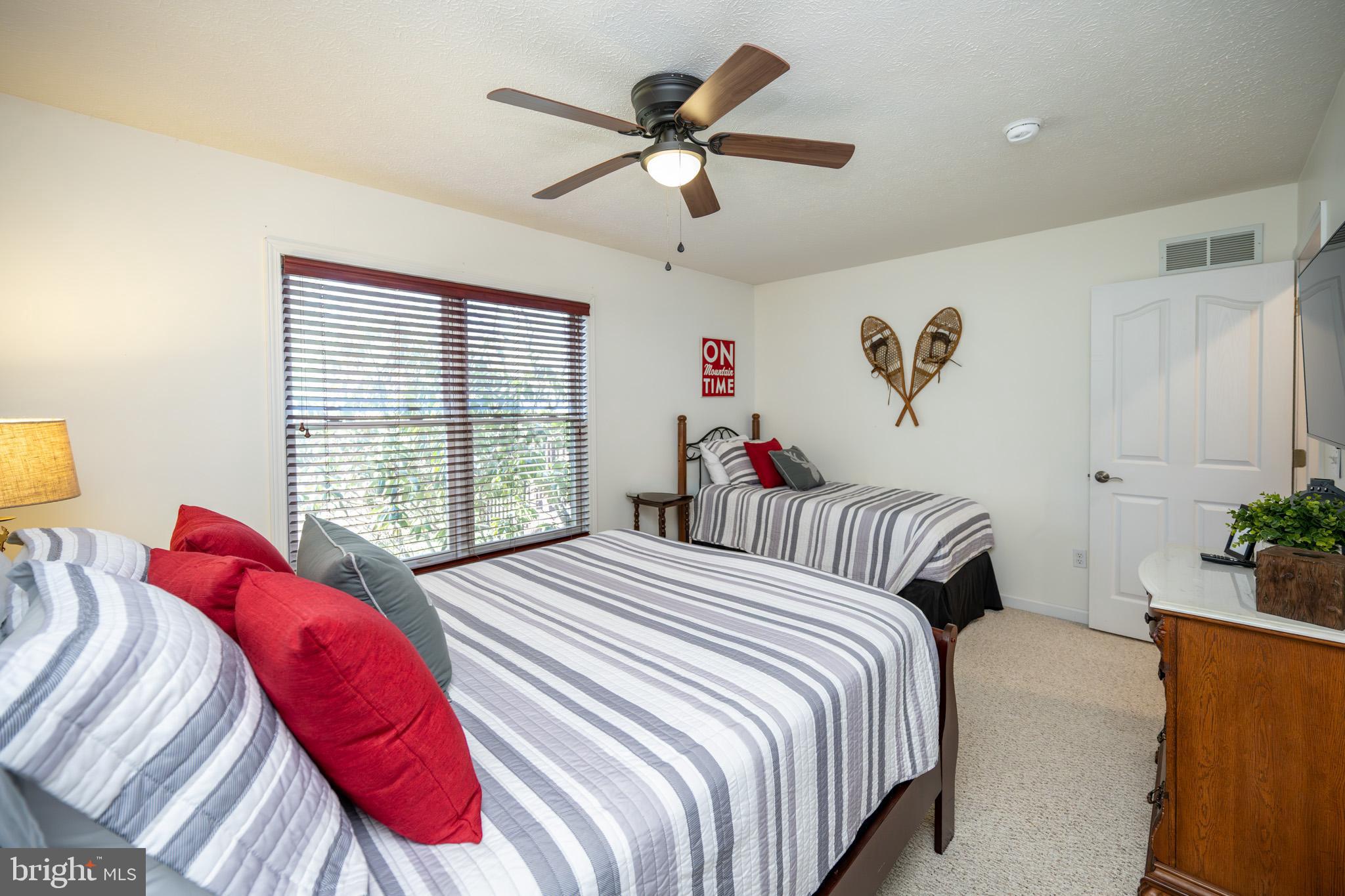 MOUNTAINSIDE - Residential