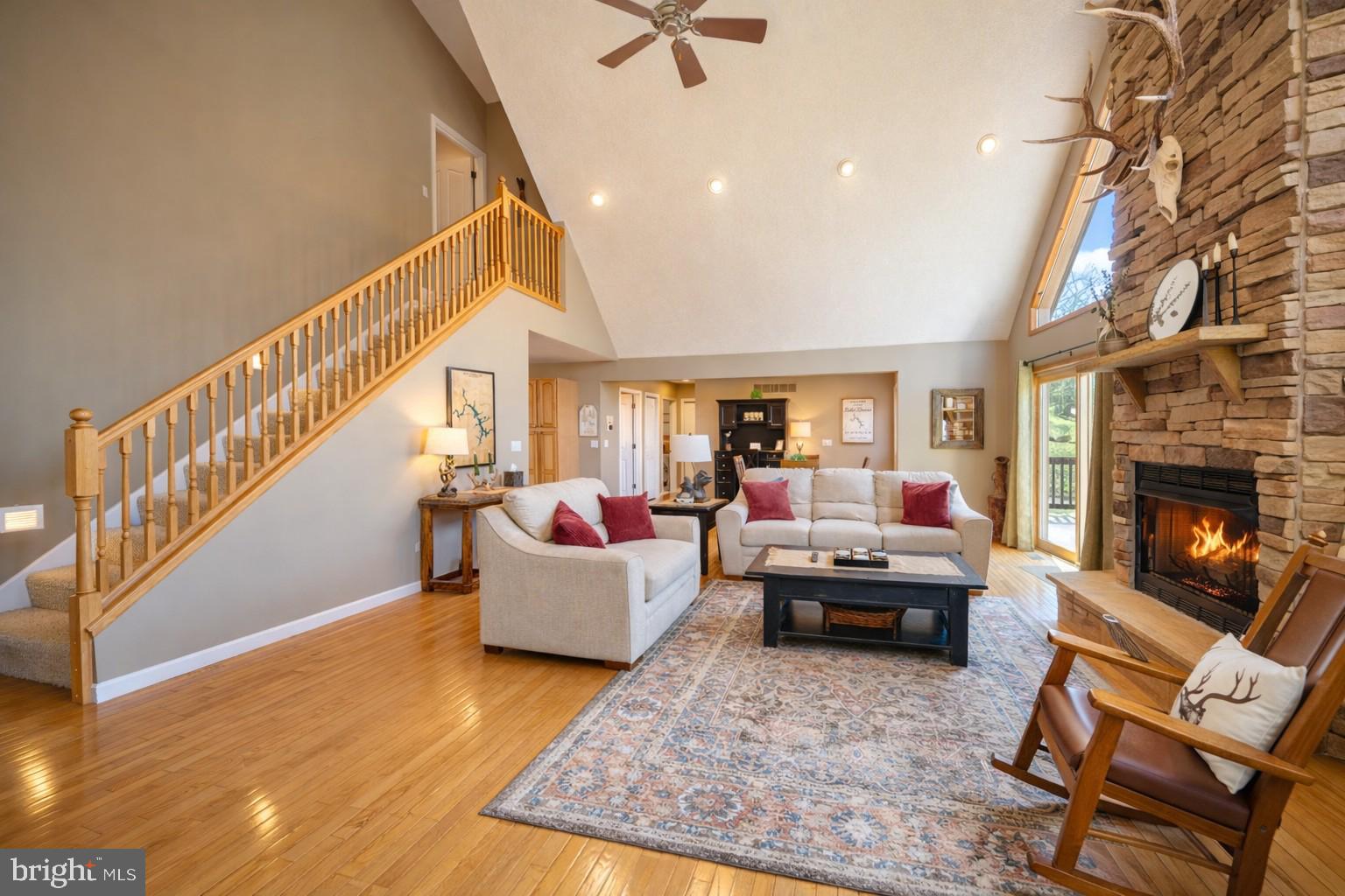 MOUNTAINSIDE - Residential