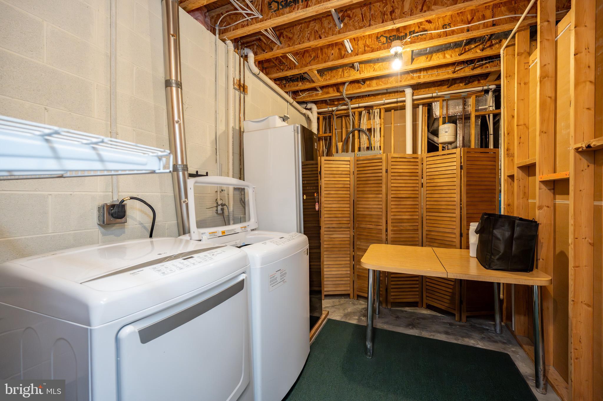 MOUNTAINSIDE - Residential