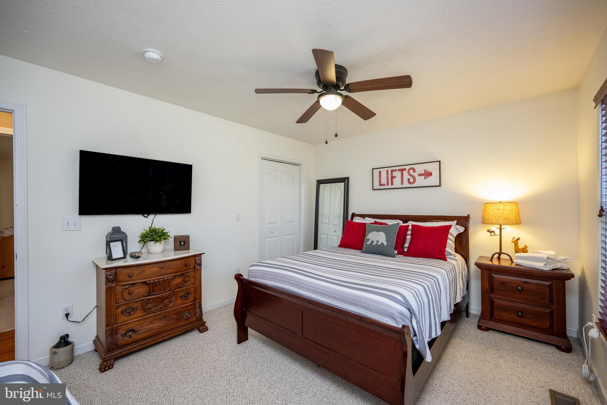 MOUNTAINSIDE - Residential