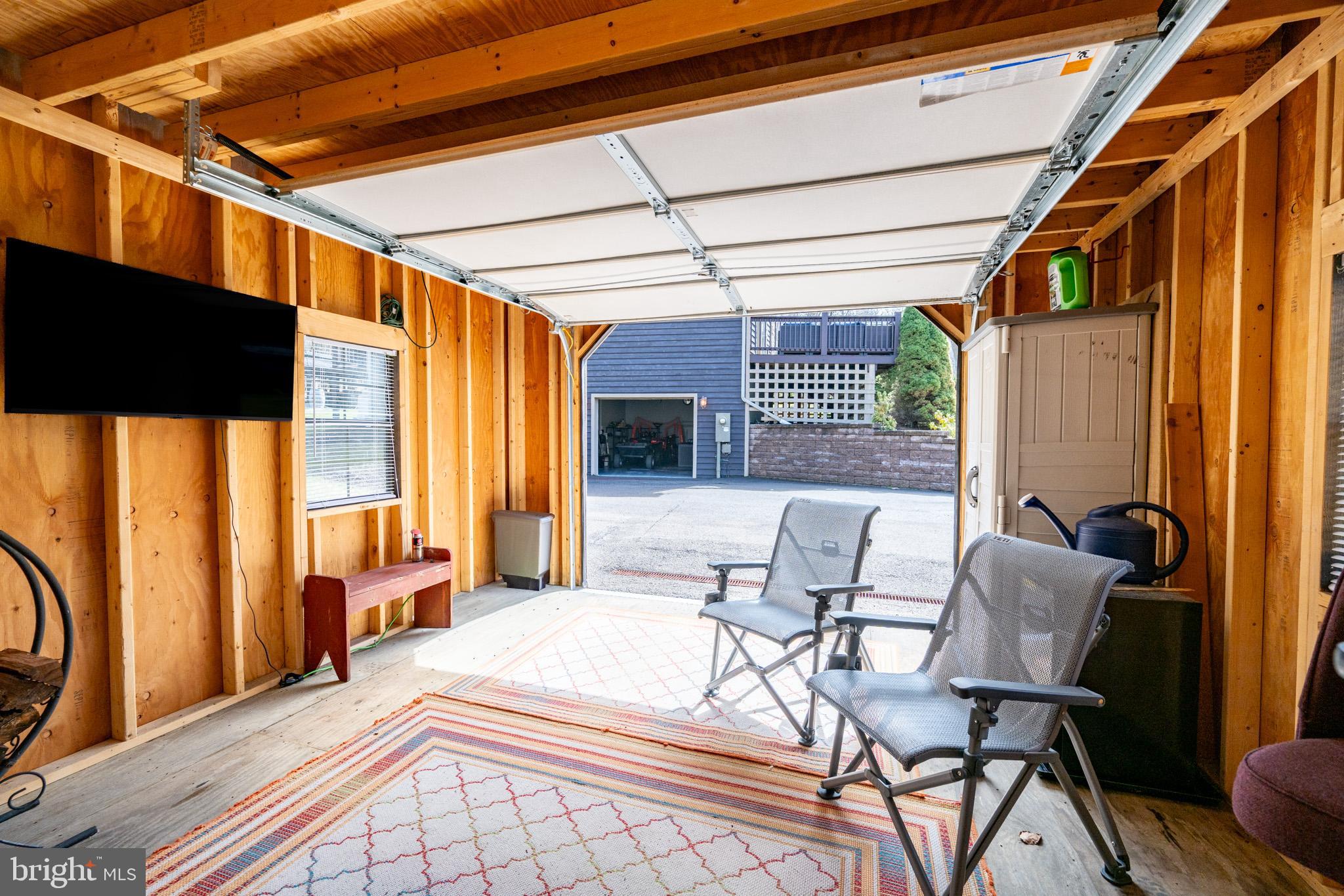 MOUNTAINSIDE - Residential