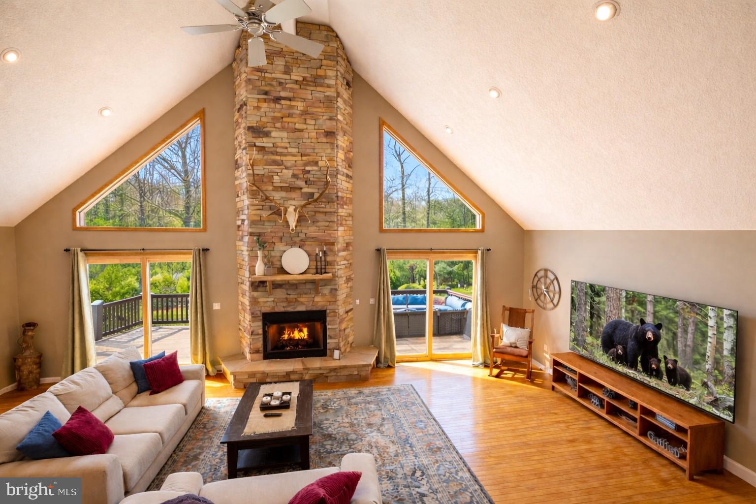 MOUNTAINSIDE - Residential