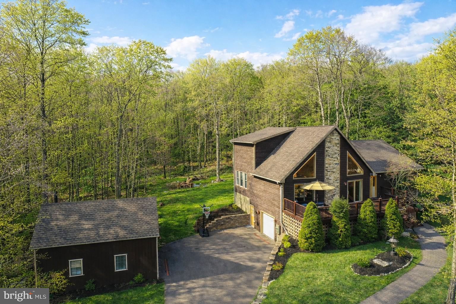 891 MOUNTAINVIEW DRIVE