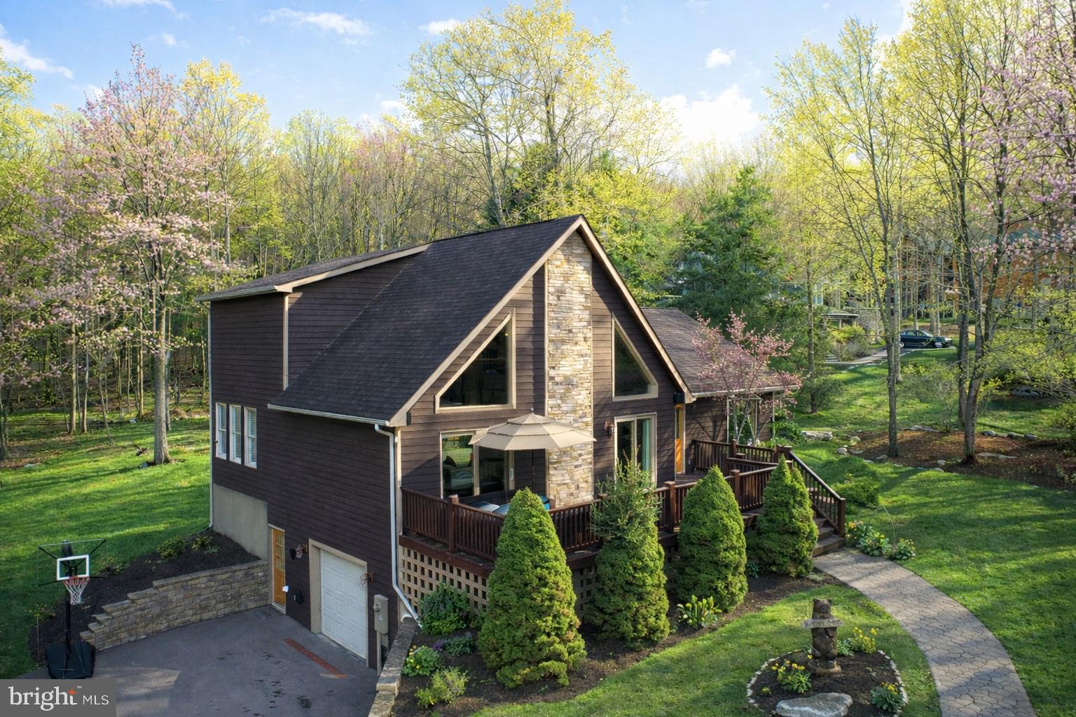 MOUNTAINSIDE - Residential