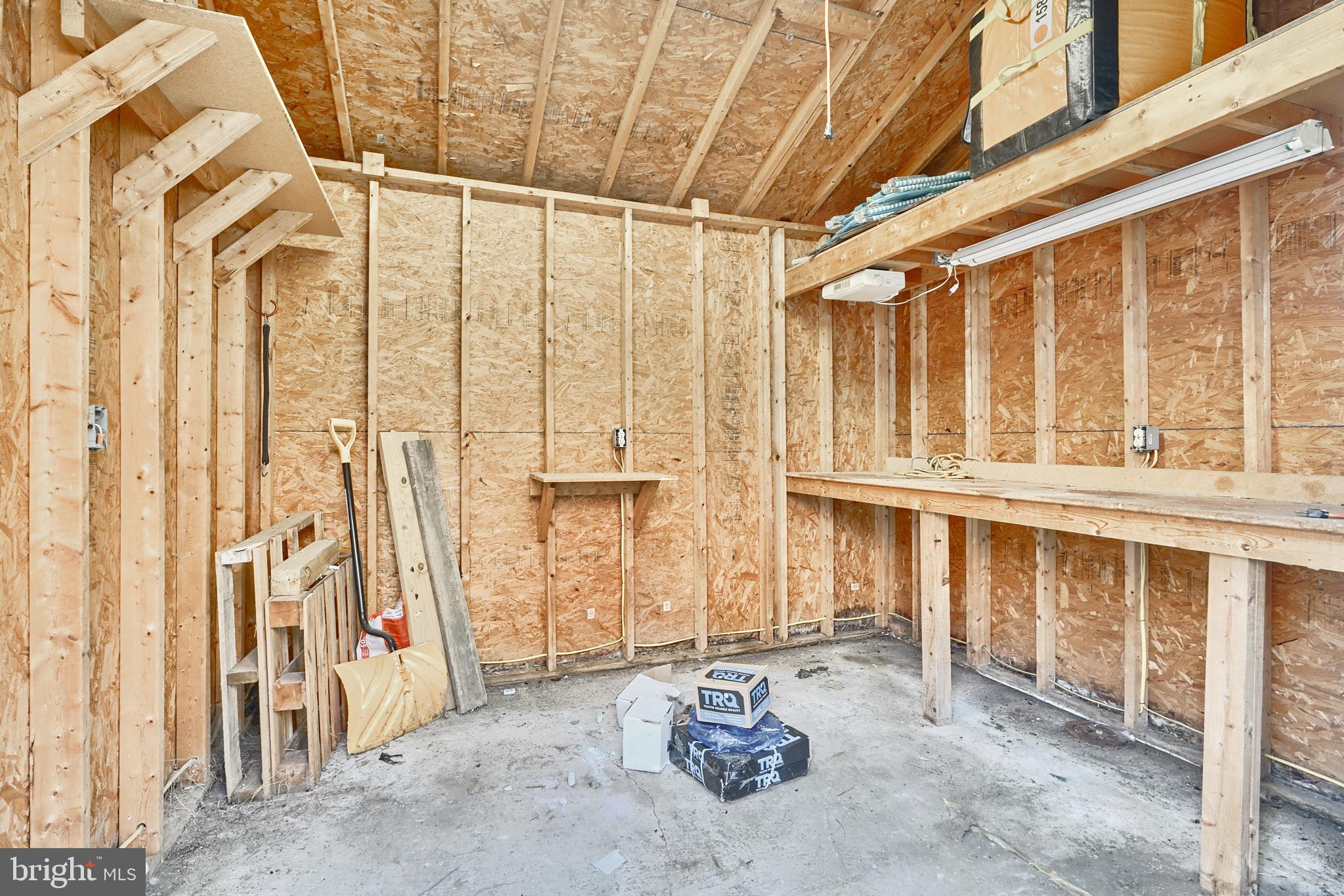 EASTFIELD - Residential Lease