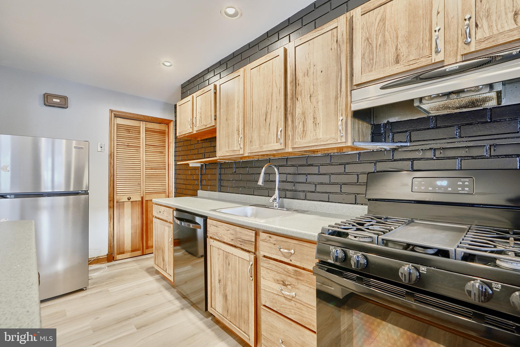 EASTFIELD - Residential Lease