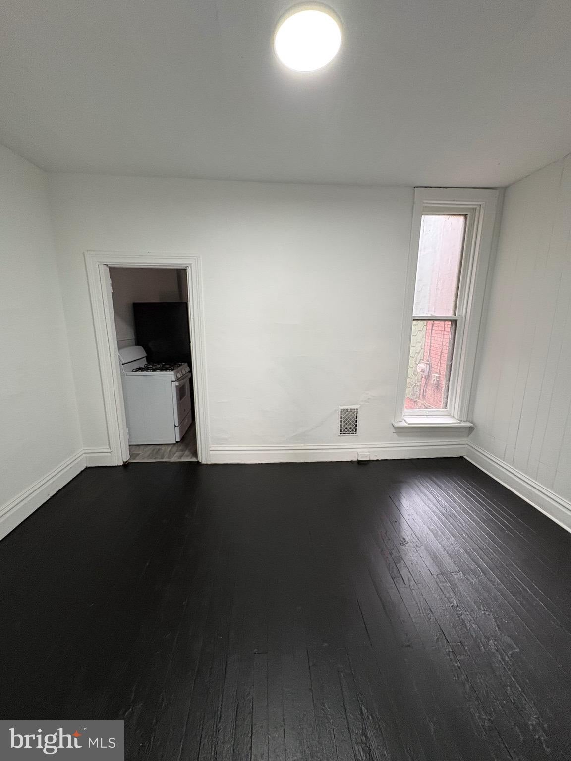 537 S 15TH STREET