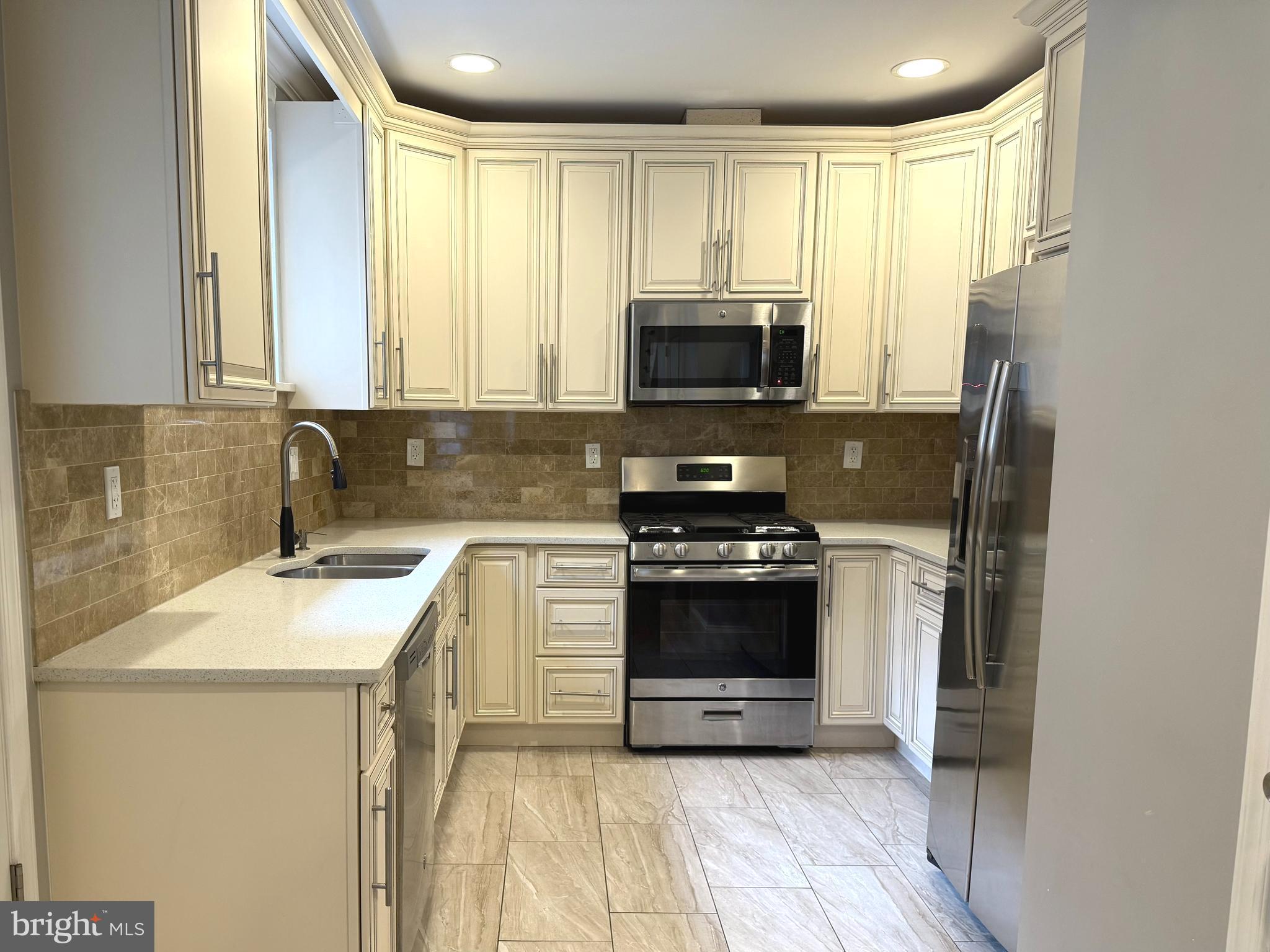 1344 E PASSYUNK AVENUE