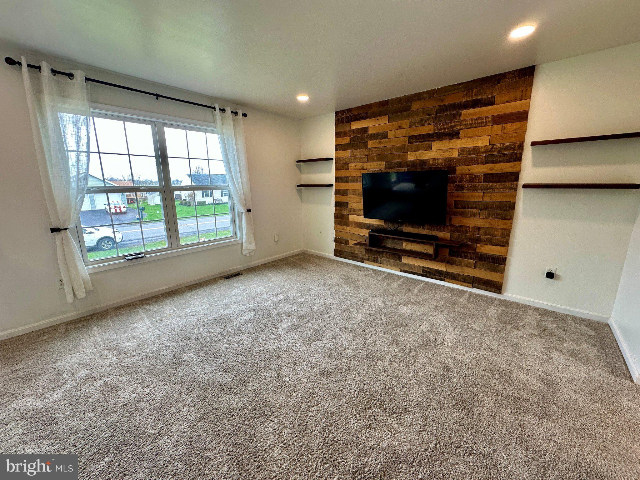 WALKER MEADOWS - Residential