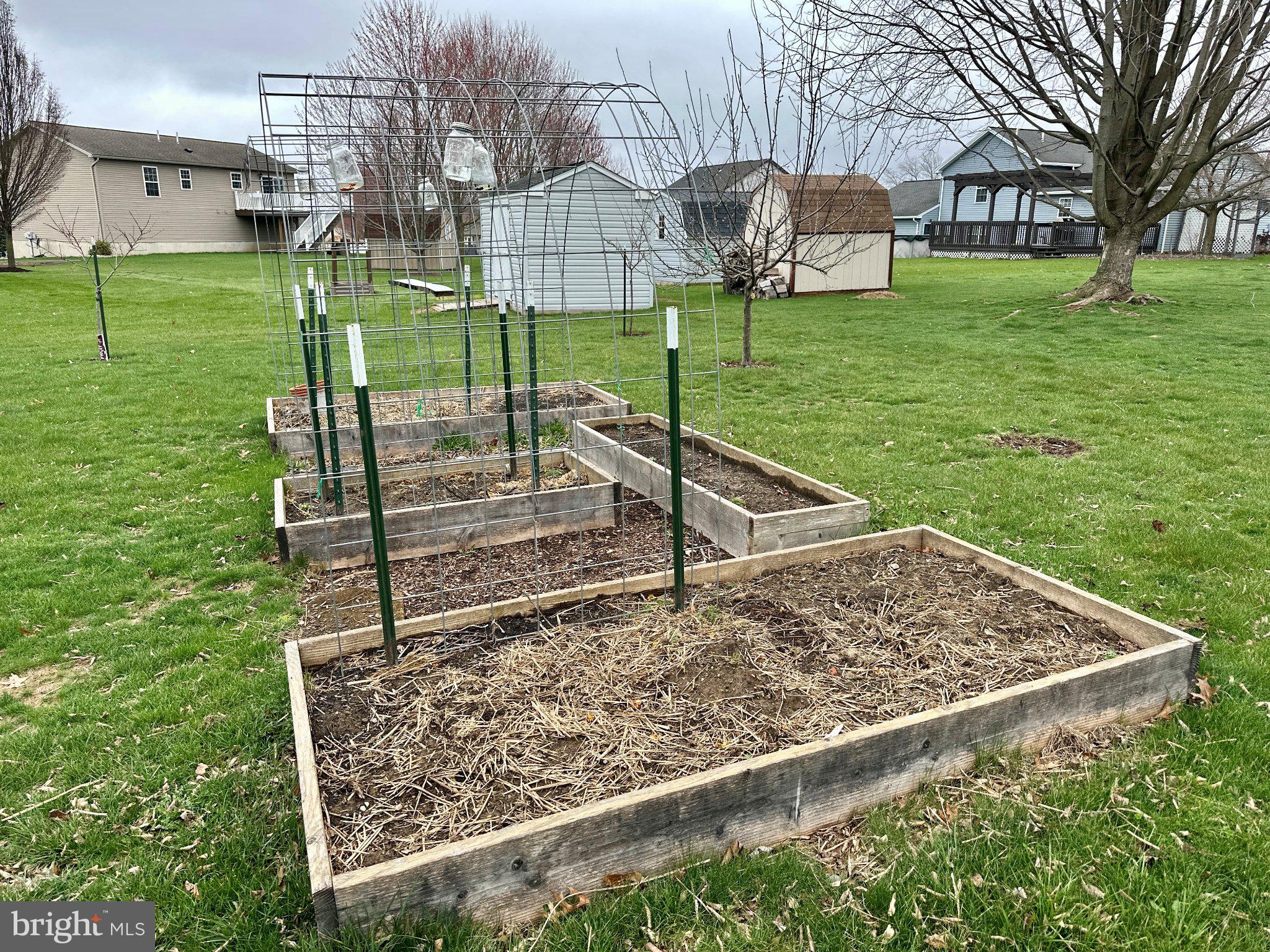 WALKER MEADOWS - Residential