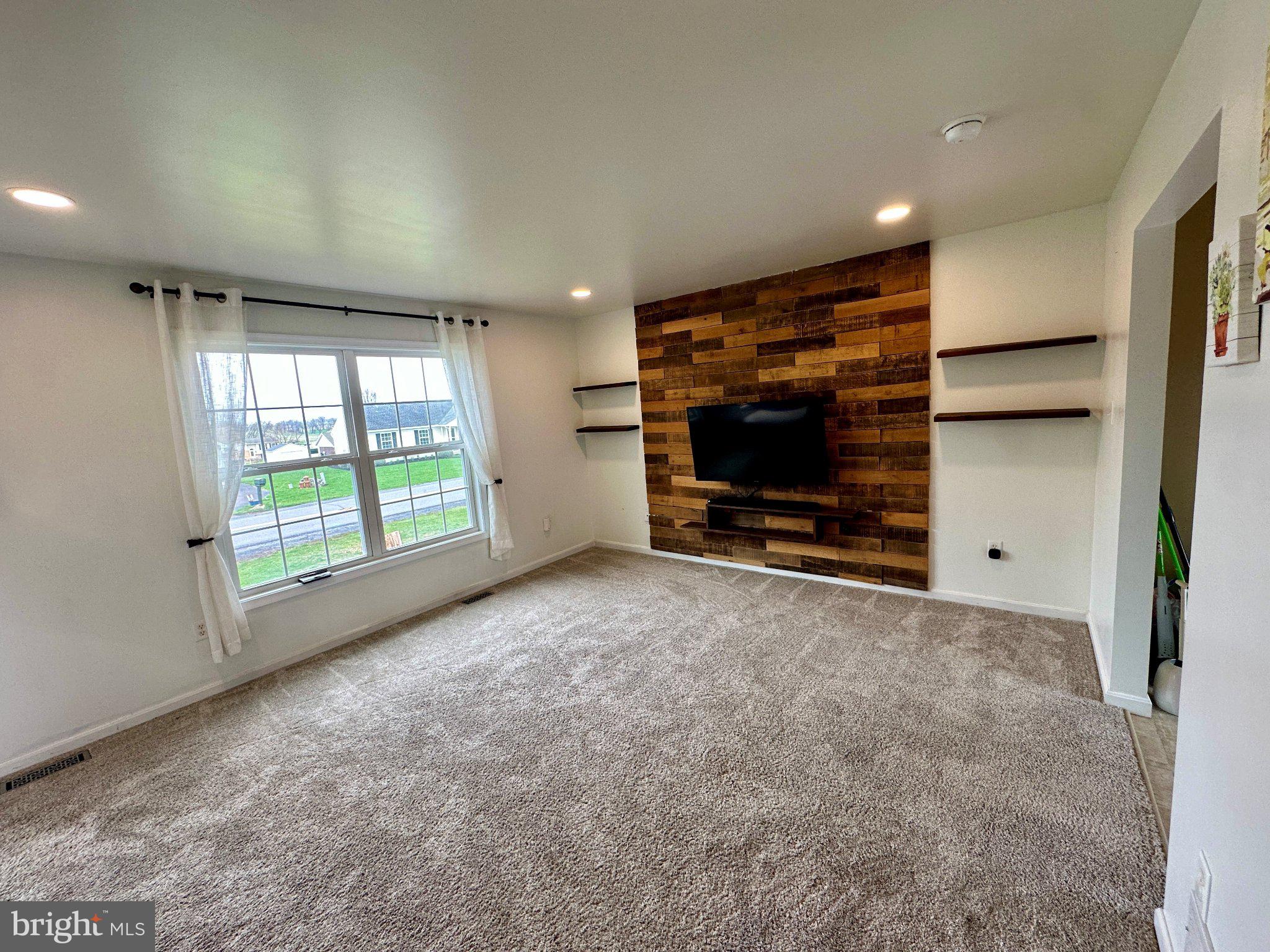 WALKER MEADOWS - Residential