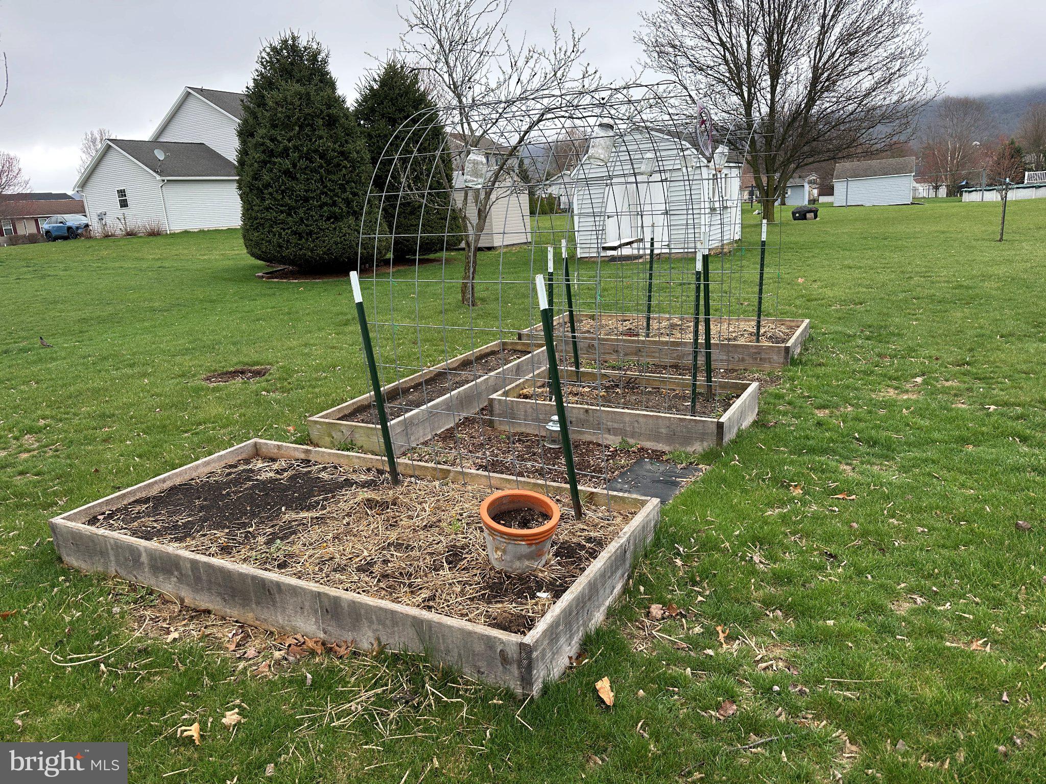 WALKER MEADOWS - Residential