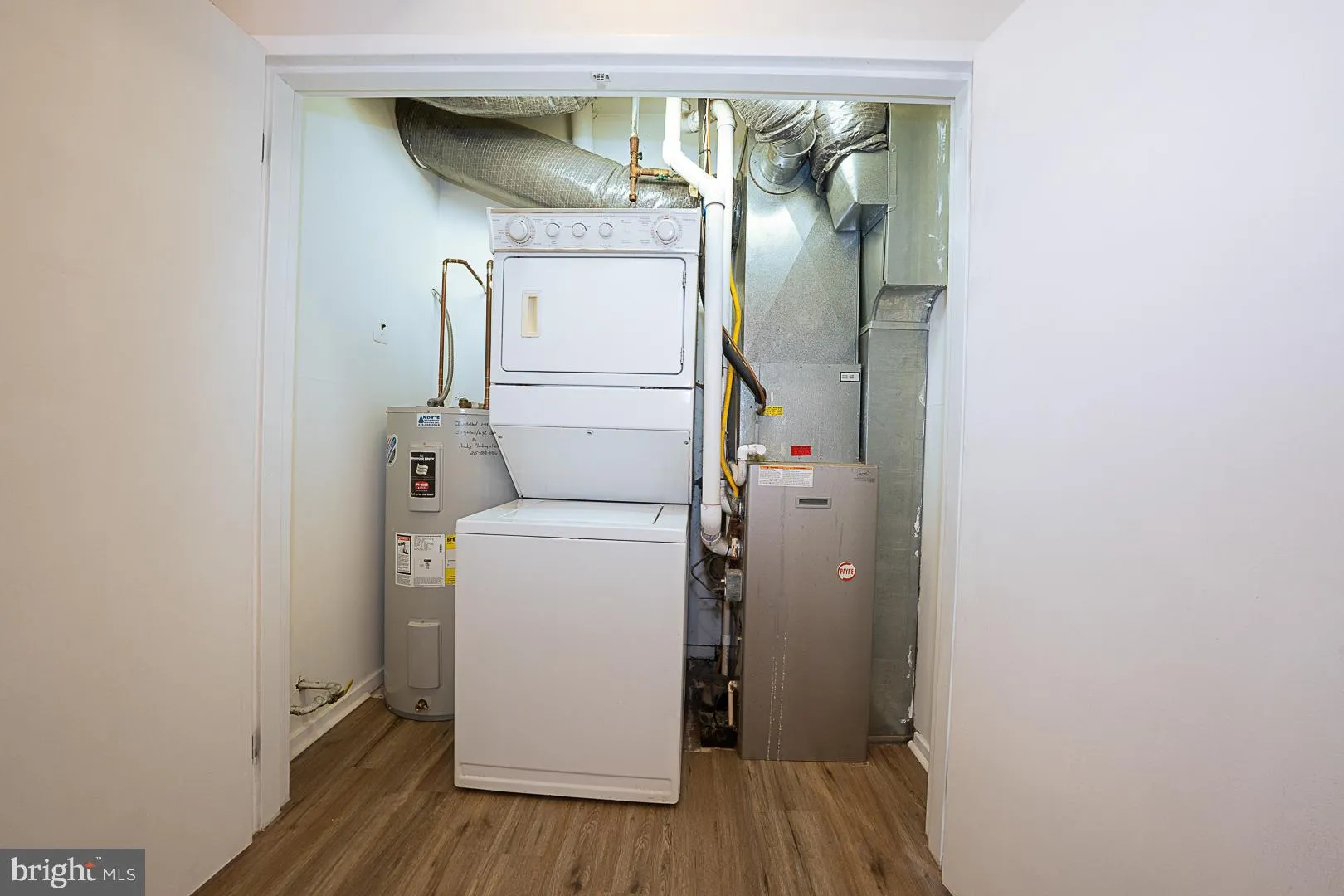 Philadelphia, Pennsylvania 19128, United States, 1 Bedroom Bedrooms, ,1 BathroomBathrooms,Residential,Pending,204021